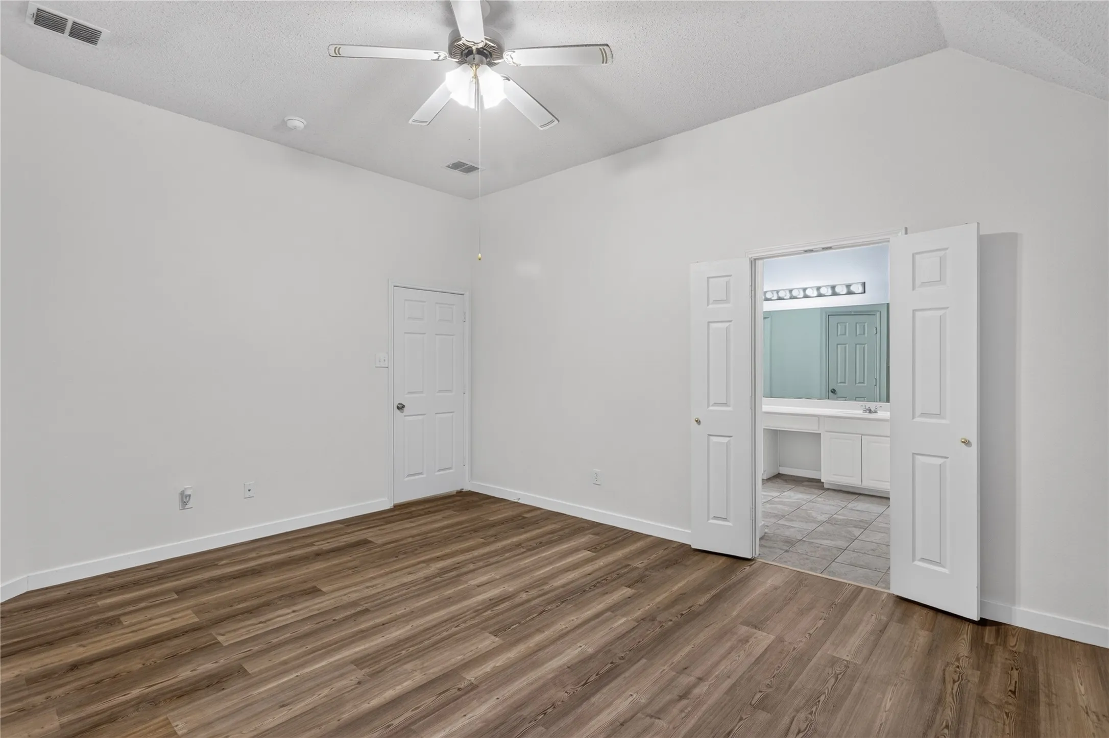 Single Family Residence For Sale in Collin County , 1409 Autumnmist Drive, Allen, Texas 75002, 4 Bedroom, 2 Bathroom, 2 Garage spaces, 2,221 Sqft, built in 1999, mls#21377376, Real Estate Agent in Allen, Homes For Sale in Collin county, Homes For Sale in Allen, Realtor in Allen Texas, Real Estate Brokerage Independent Realty Texas, Luminita Cordes Realtor
