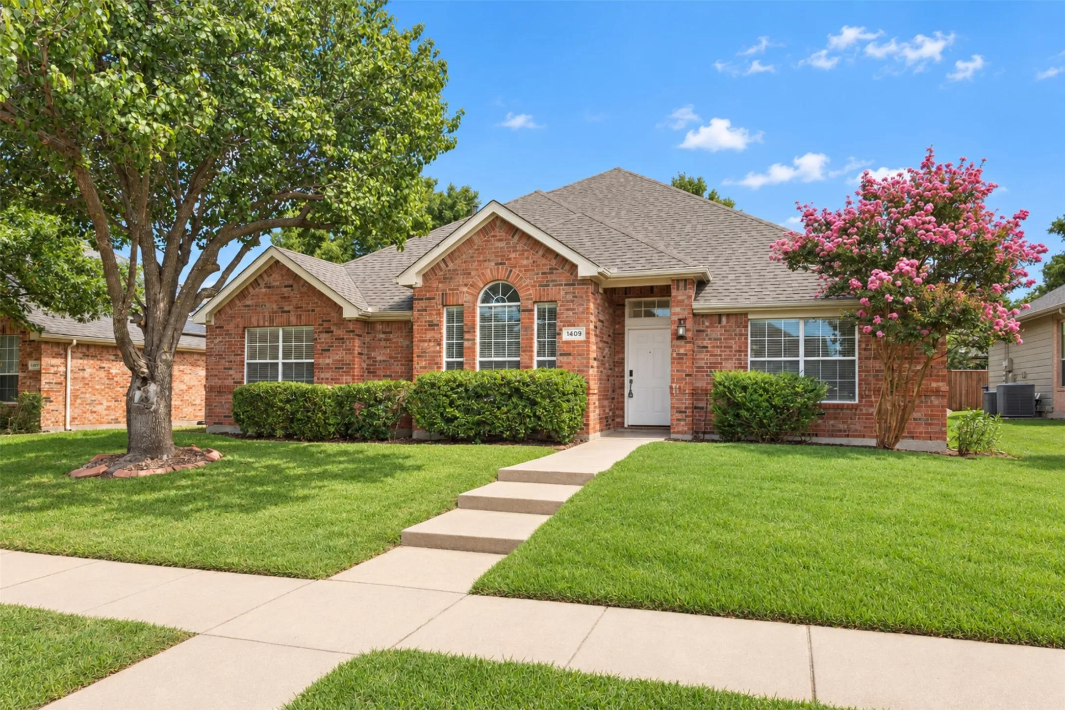 Single Family Residence For Sale in Collin County , 1409 Autumnmist Drive, Allen, Texas 75002, 4 Bedroom, 2 Bathroom, 2 Garage spaces, 2,221 Sqft, built in 1999, mls#21377376, Real Estate Agent in Allen, Homes For Sale in Collin county, Homes For Sale in Allen, Realtor in Allen Texas, Real Estate Brokerage Independent Realty Texas, Luminita Cordes Realtor