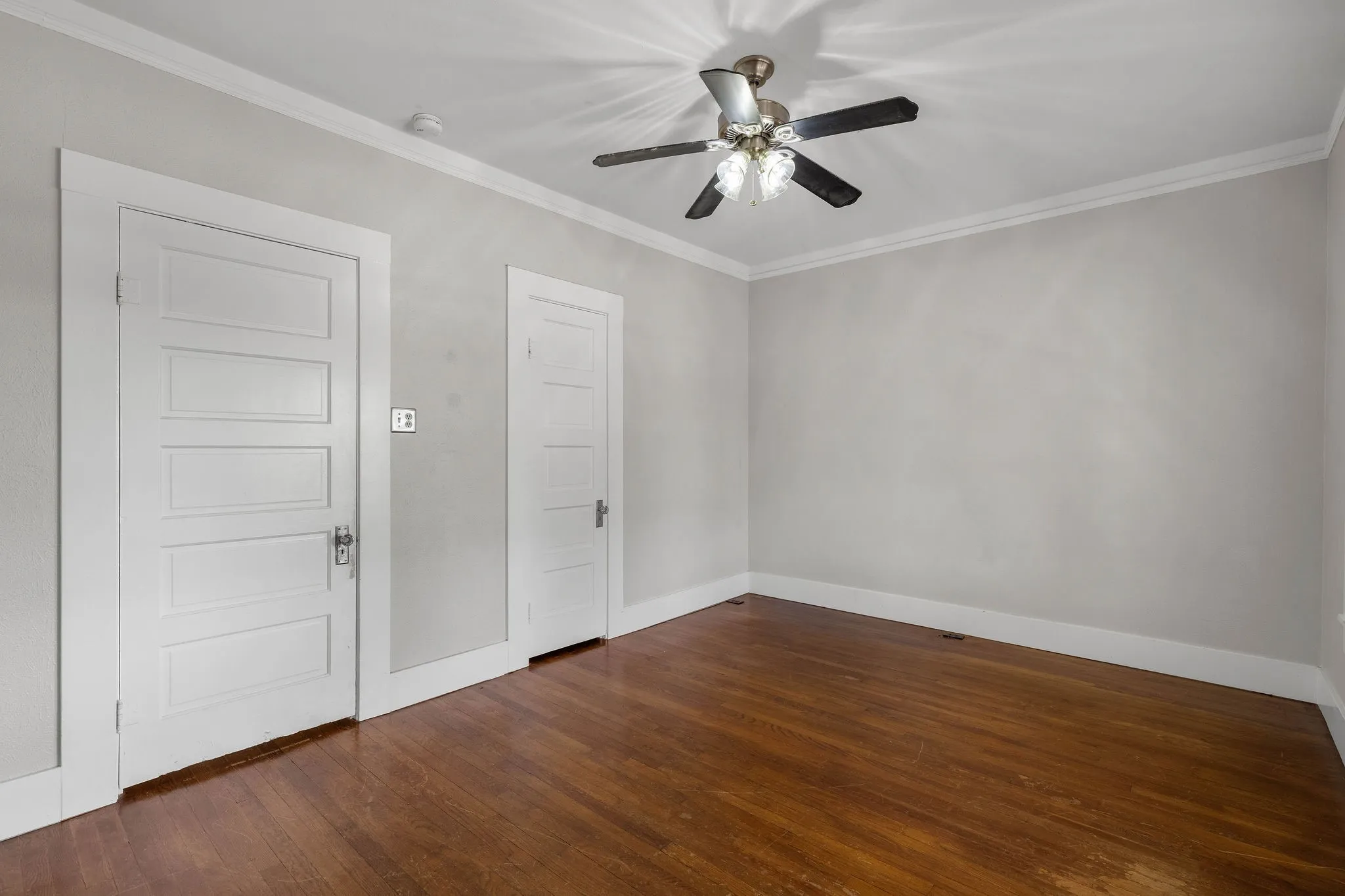 Single Family Residence For Rent in Wise County , 803 S Trinity Street, Decatur, Texas 76234, 3 Bedroom, 2 Bathroom, 2 Garage spaces, 2,274 Sqft, built in 1930, mls#21392914, Real Estate Agent in Decatur, Homes For Rent in Wise county, Homes For Rent in Decatur, Realtor in Decatur Texas, Real Estate Brokerage Independent Realty Texas, Luminita Cordes Realtor