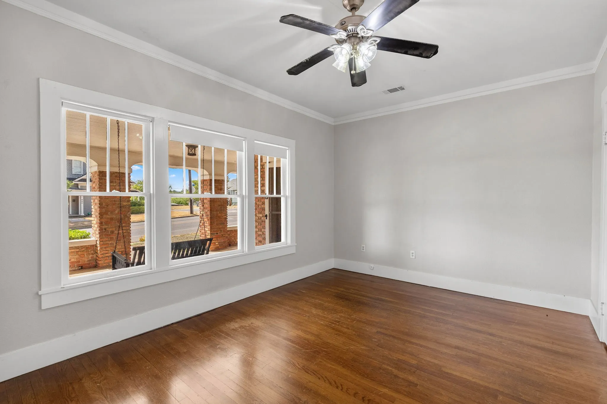 Single Family Residence For Rent in Wise County , 803 S Trinity Street, Decatur, Texas 76234, 3 Bedroom, 2 Bathroom, 2 Garage spaces, 2,274 Sqft, built in 1930, mls#21392914, Real Estate Agent in Decatur, Homes For Rent in Wise county, Homes For Rent in Decatur, Realtor in Decatur Texas, Real Estate Brokerage Independent Realty Texas, Luminita Cordes Realtor
