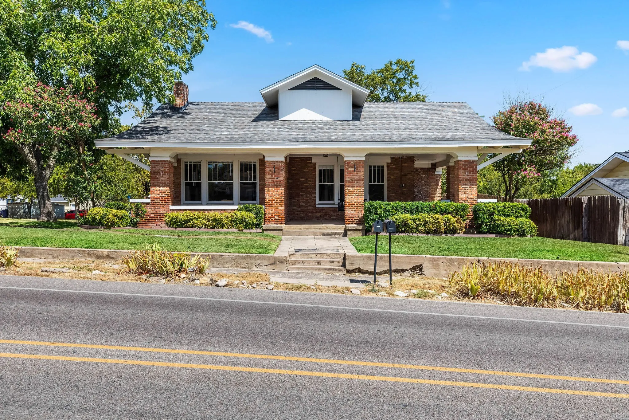 Single Family Residence For Rent in Wise County , 803 S Trinity Street, Decatur, Texas 76234, 3 Bedroom, 2 Bathroom, 2 Garage spaces, 2,274 Sqft, built in 1930, mls#21392914, Real Estate Agent in Decatur, Homes For Rent in Wise county, Homes For Rent in Decatur, Realtor in Decatur Texas, Real Estate Brokerage Independent Realty Texas, Luminita Cordes Realtor