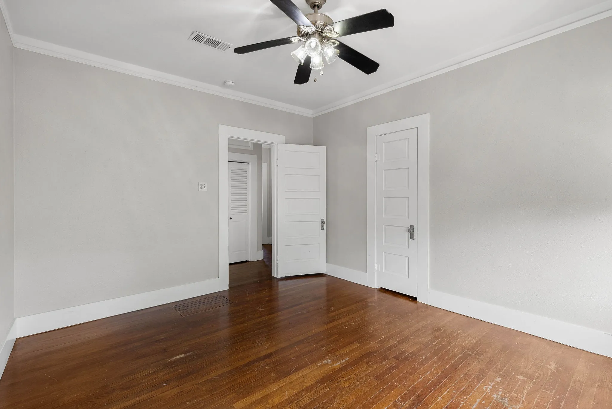 Single Family Residence For Rent in Wise County , 803 S Trinity Street, Decatur, Texas 76234, 3 Bedroom, 2 Bathroom, 2 Garage spaces, 2,274 Sqft, built in 1930, mls#21392914, Real Estate Agent in Decatur, Homes For Rent in Wise county, Homes For Rent in Decatur, Realtor in Decatur Texas, Real Estate Brokerage Independent Realty Texas, Luminita Cordes Realtor