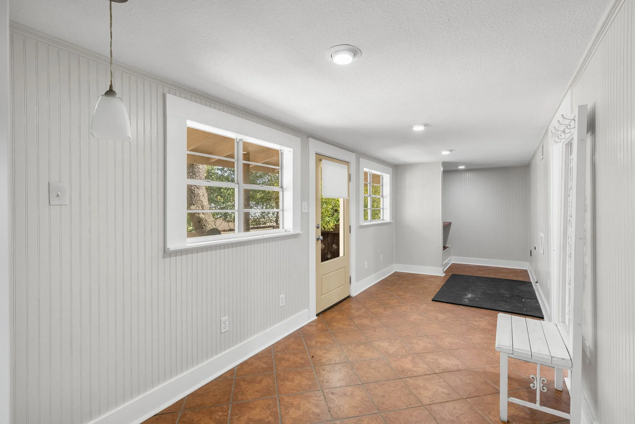 Single Family Residence For Rent in Wise County , 803 S Trinity Street, Decatur, Texas 76234, 3 Bedroom, 2 Bathroom, 2 Garage spaces, 2,274 Sqft, built in 1930, mls#21392914, Real Estate Agent in Decatur, Homes For Rent in Wise county, Homes For Rent in Decatur, Realtor in Decatur Texas, Real Estate Brokerage Independent Realty Texas, Luminita Cordes Realtor