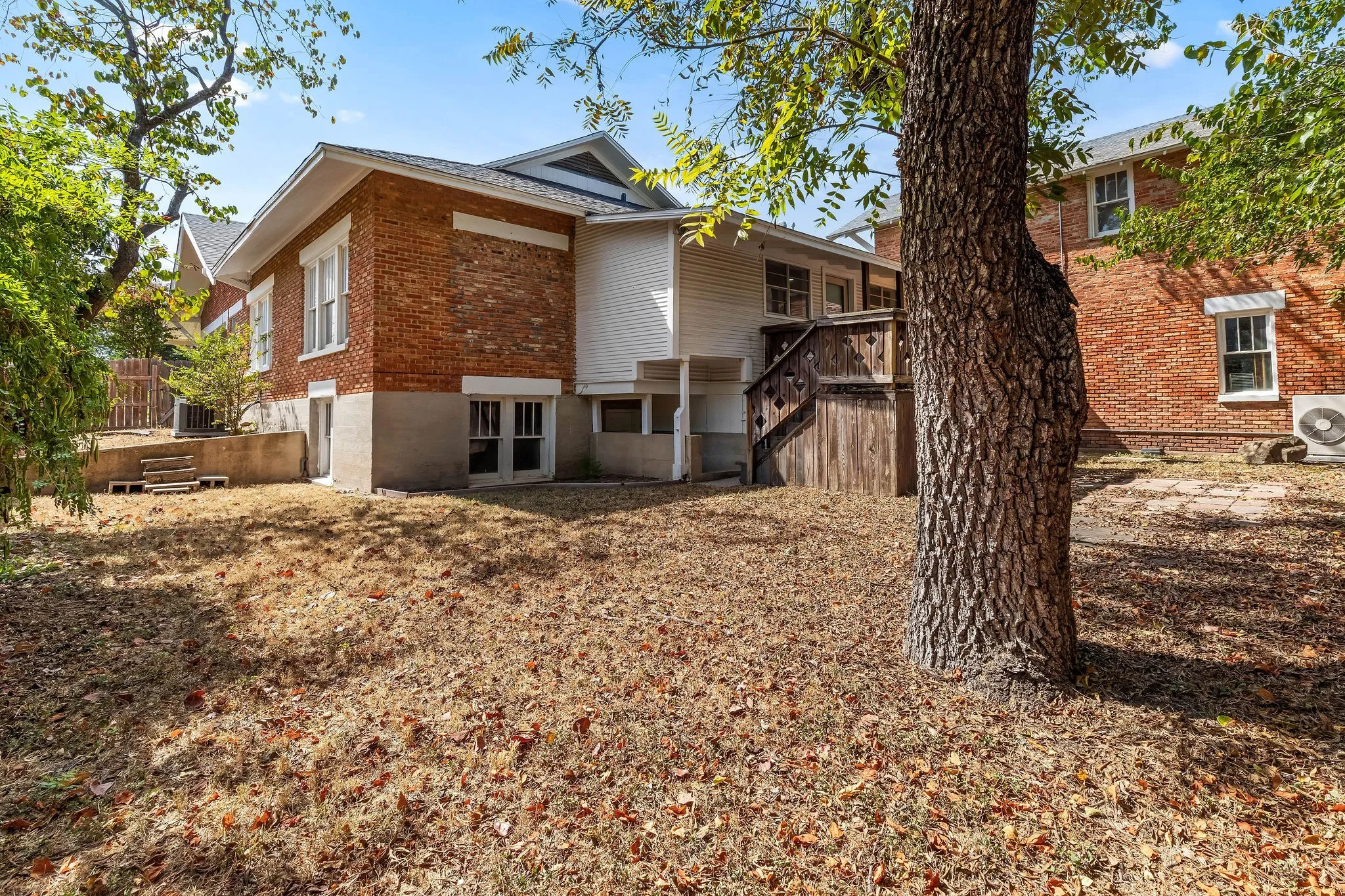 Single Family Residence For Rent in Wise County , 803 S Trinity Street, Decatur, Texas 76234, 3 Bedroom, 2 Bathroom, 2 Garage spaces, 2,274 Sqft, built in 1930, mls#21392914, Real Estate Agent in Decatur, Homes For Rent in Wise county, Homes For Rent in Decatur, Realtor in Decatur Texas, Real Estate Brokerage Independent Realty Texas, Luminita Cordes Realtor