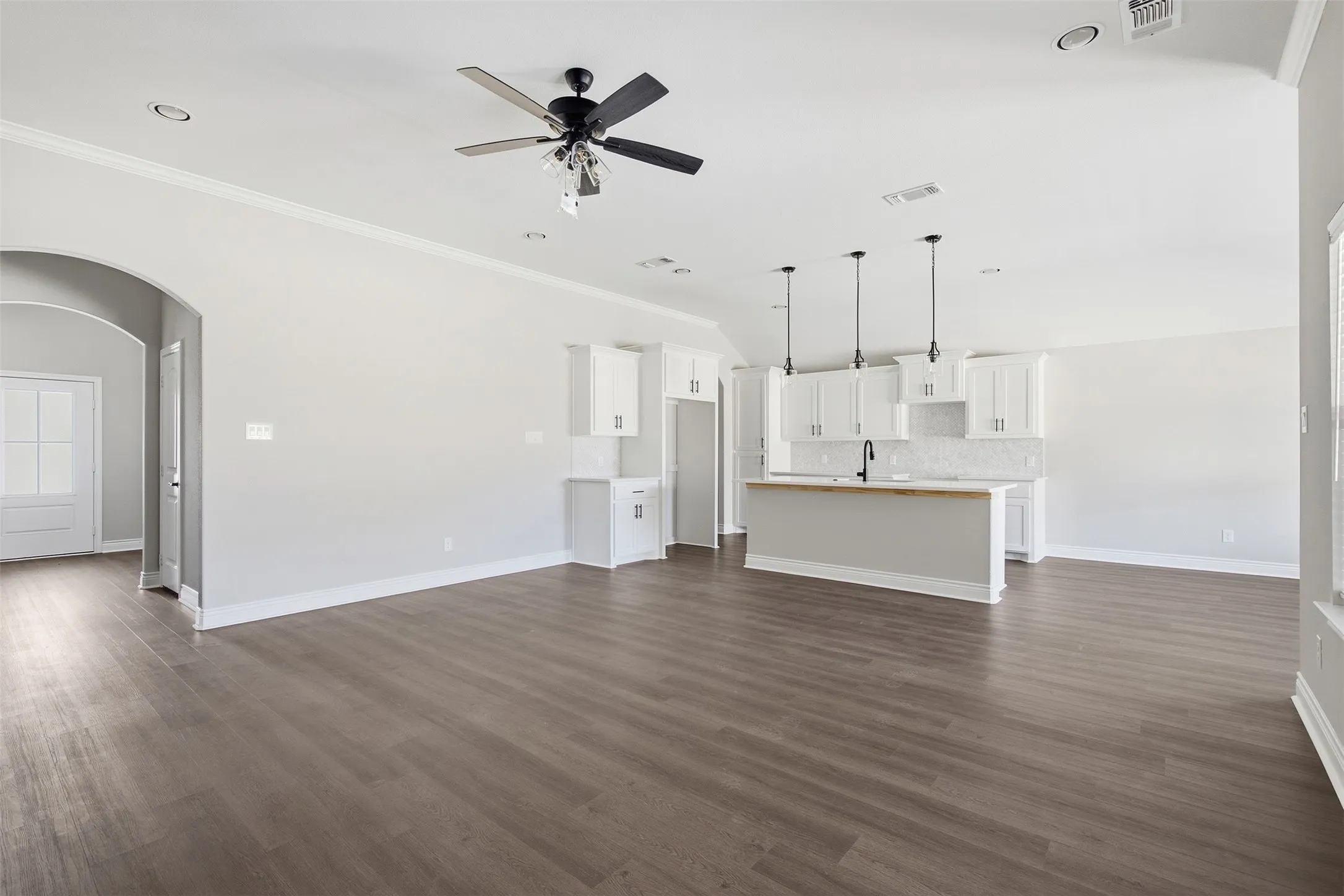 Single Family Residence For Sale in Hunt County , 135 Trevor Lane, Greenville, Texas 75402, 3 Bedroom, 2 Bathroom, 3 Garage spaces, 1,851 Sqft, built in 2025, mls#21393220, Real Estate Agent in Greenville, Homes For Sale in Hunt county, Homes For Sale in Greenville, Realtor in Greenville Texas, Real Estate Brokerage Independent Realty Texas, Luminita Cordes Realtor