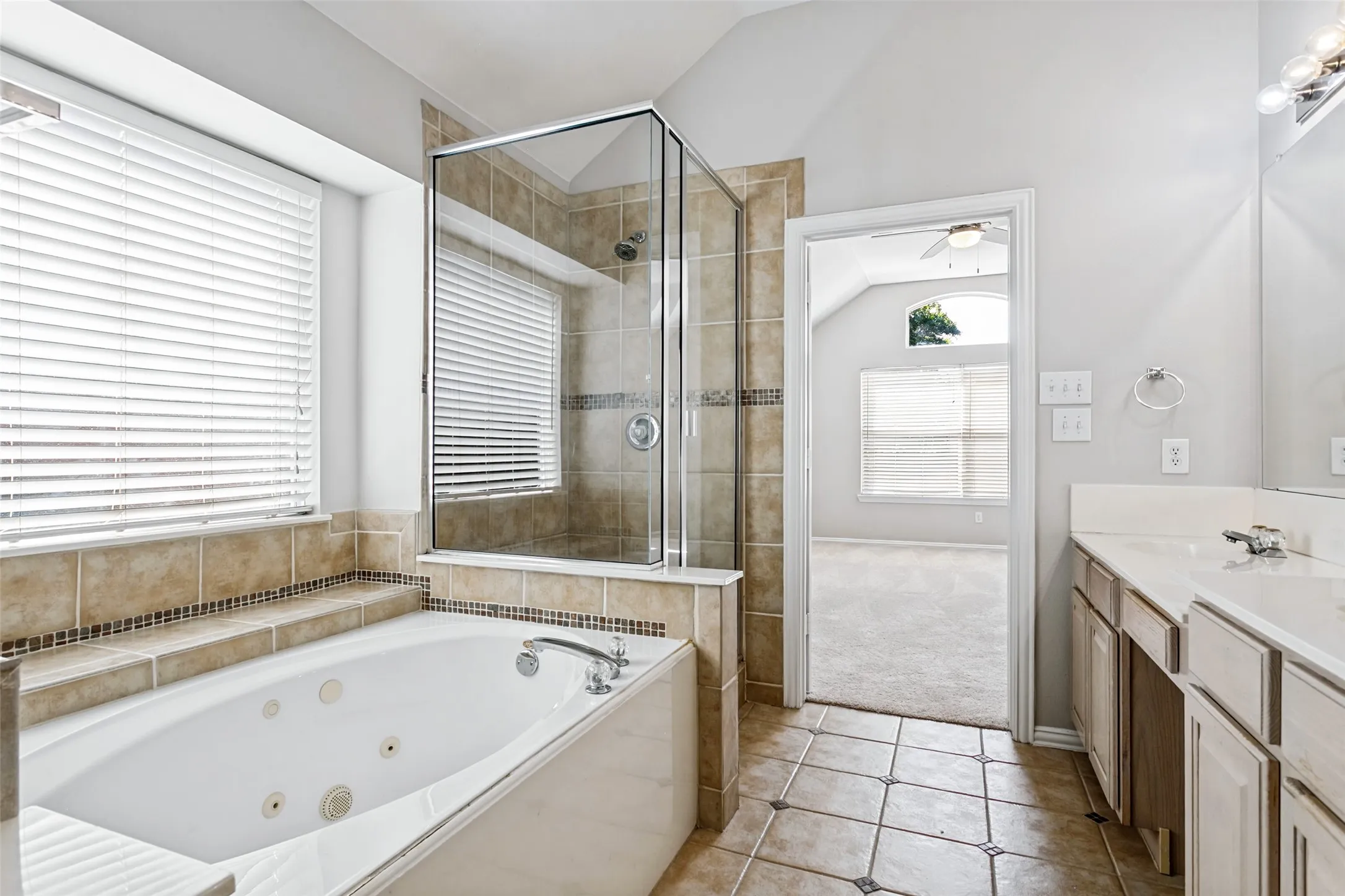 Single Family Residence For Sale in Denton County , 1610 Redwood Drive, Corinth, Texas 76210, 3 Bedroom, 2 Bathroom, 2 Garage spaces, 1,983 Sqft, built in 1999, mls#21392702, Real Estate Agent in Corinth, Homes For Sale in Denton county, Homes For Sale in Corinth, Realtor in Corinth Texas, Real Estate Brokerage Independent Realty Texas, Luminita Cordes Realtor