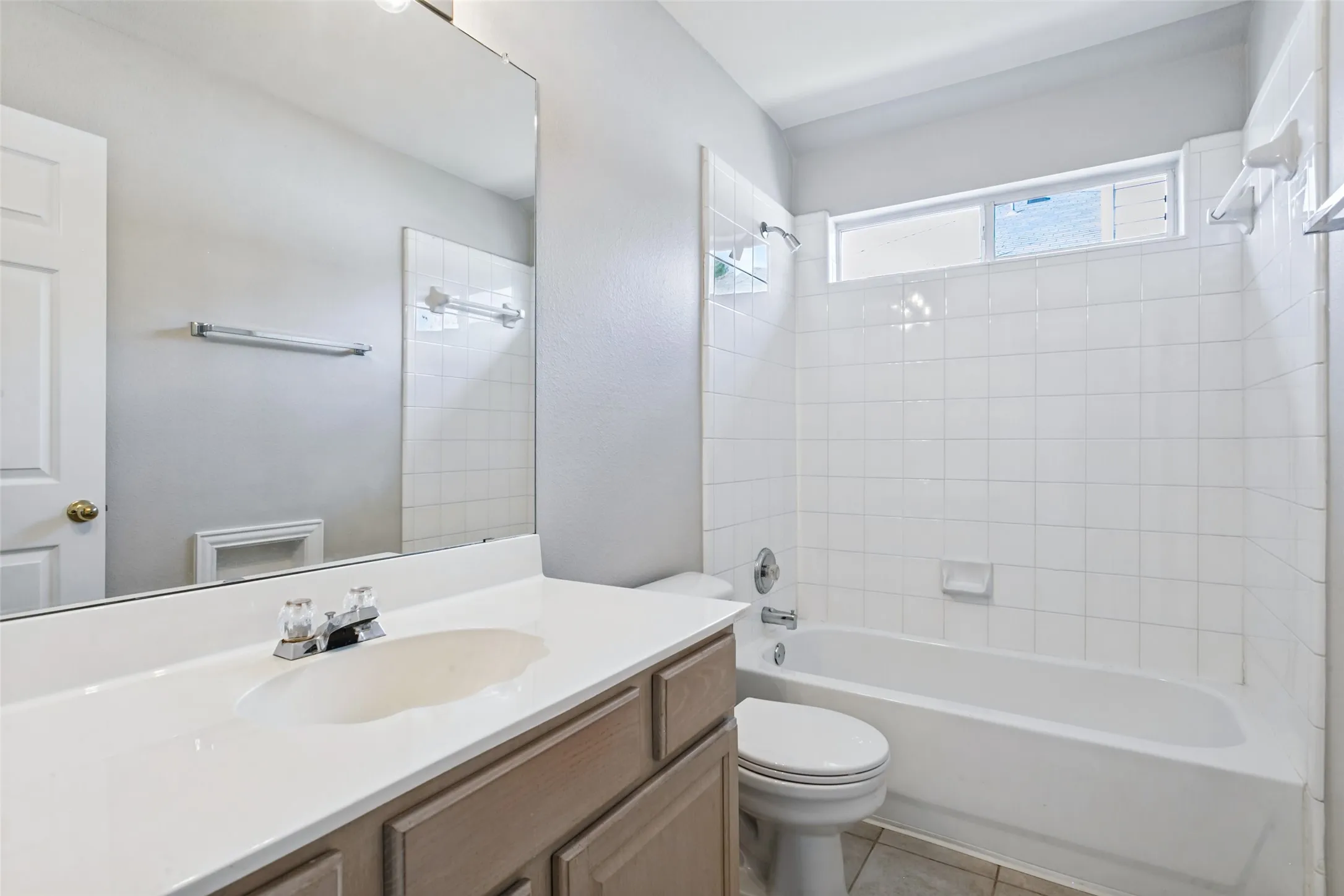 Single Family Residence For Sale in Denton County , 1610 Redwood Drive, Corinth, Texas 76210, 3 Bedroom, 2 Bathroom, 2 Garage spaces, 1,983 Sqft, built in 1999, mls#21392702, Real Estate Agent in Corinth, Homes For Sale in Denton county, Homes For Sale in Corinth, Realtor in Corinth Texas, Real Estate Brokerage Independent Realty Texas, Luminita Cordes Realtor