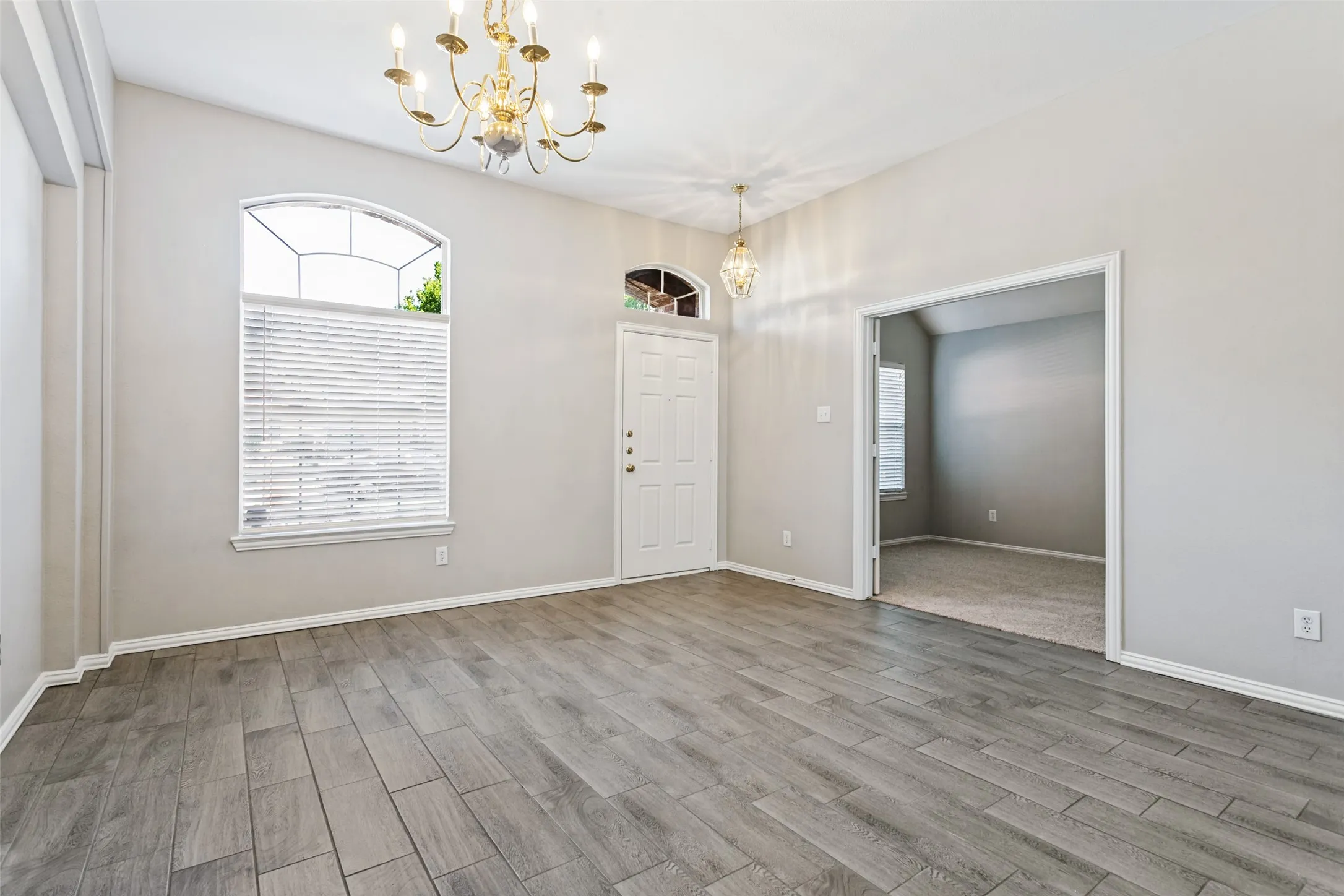 Single Family Residence For Sale in Denton County , 1610 Redwood Drive, Corinth, Texas 76210, 3 Bedroom, 2 Bathroom, 2 Garage spaces, 1,983 Sqft, built in 1999, mls#21392702, Real Estate Agent in Corinth, Homes For Sale in Denton county, Homes For Sale in Corinth, Realtor in Corinth Texas, Real Estate Brokerage Independent Realty Texas, Luminita Cordes Realtor