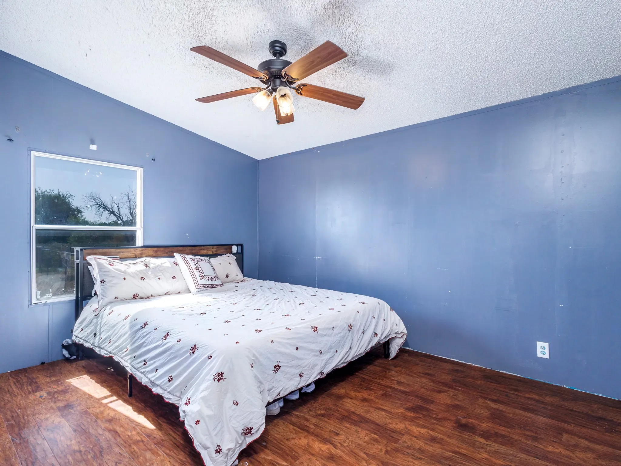 Mobile Home For Sale in Erath County , 1727 Wildhorse Lane, Stephenville, Texas 76401, 3 Bedroom, 2 Bathroom, Garage spaces, 1,512 Sqft, built in 2006, mls#21393226, Real Estate Agent in Stephenville, Homes For Sale in Erath county, Homes For Sale in Stephenville, Realtor in Stephenville Texas, Real Estate Brokerage Independent Realty Texas, Luminita Cordes Realtor