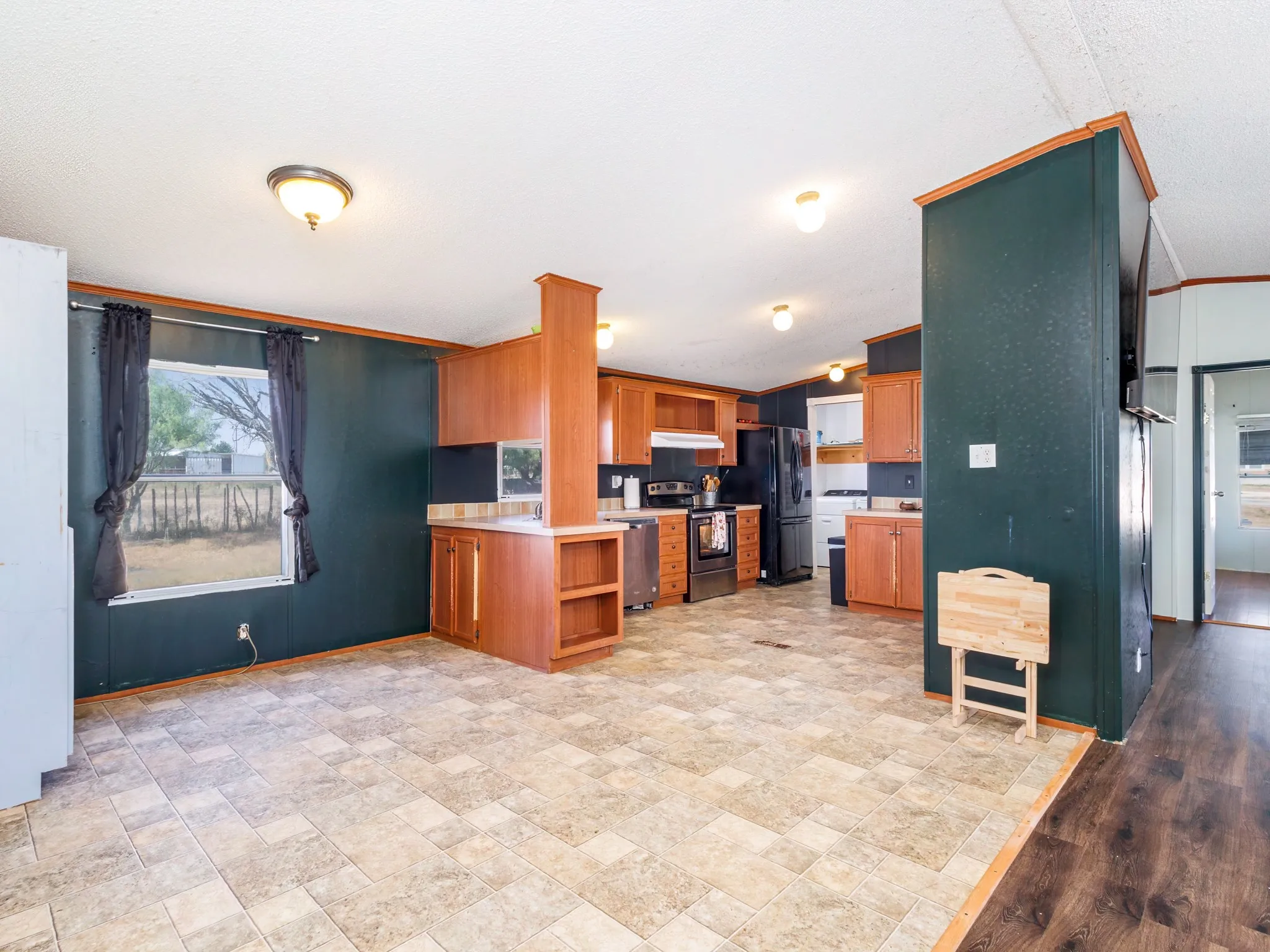 Mobile Home For Sale in Erath County , 1727 Wildhorse Lane, Stephenville, Texas 76401, 3 Bedroom, 2 Bathroom, Garage spaces, 1,512 Sqft, built in 2006, mls#21393226, Real Estate Agent in Stephenville, Homes For Sale in Erath county, Homes For Sale in Stephenville, Realtor in Stephenville Texas, Real Estate Brokerage Independent Realty Texas, Luminita Cordes Realtor