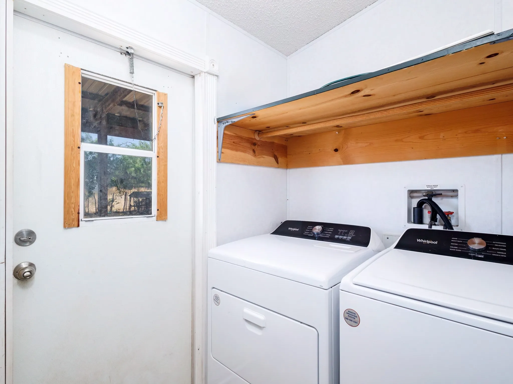 Mobile Home For Sale in Erath County , 1727 Wildhorse Lane, Stephenville, Texas 76401, 3 Bedroom, 2 Bathroom, Garage spaces, 1,512 Sqft, built in 2006, mls#21393226, Real Estate Agent in Stephenville, Homes For Sale in Erath county, Homes For Sale in Stephenville, Realtor in Stephenville Texas, Real Estate Brokerage Independent Realty Texas, Luminita Cordes Realtor