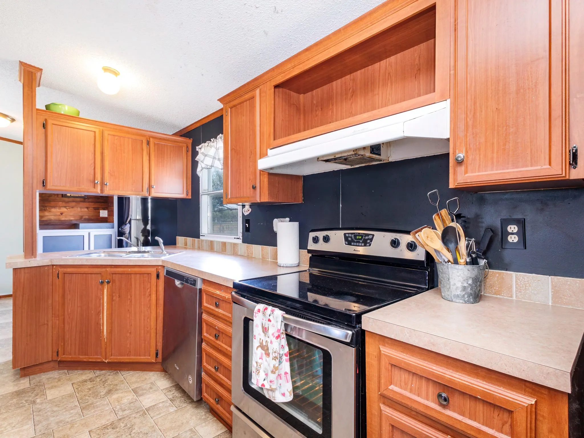 Mobile Home For Sale in Erath County , 1727 Wildhorse Lane, Stephenville, Texas 76401, 3 Bedroom, 2 Bathroom, Garage spaces, 1,512 Sqft, built in 2006, mls#21393226, Real Estate Agent in Stephenville, Homes For Sale in Erath county, Homes For Sale in Stephenville, Realtor in Stephenville Texas, Real Estate Brokerage Independent Realty Texas, Luminita Cordes Realtor