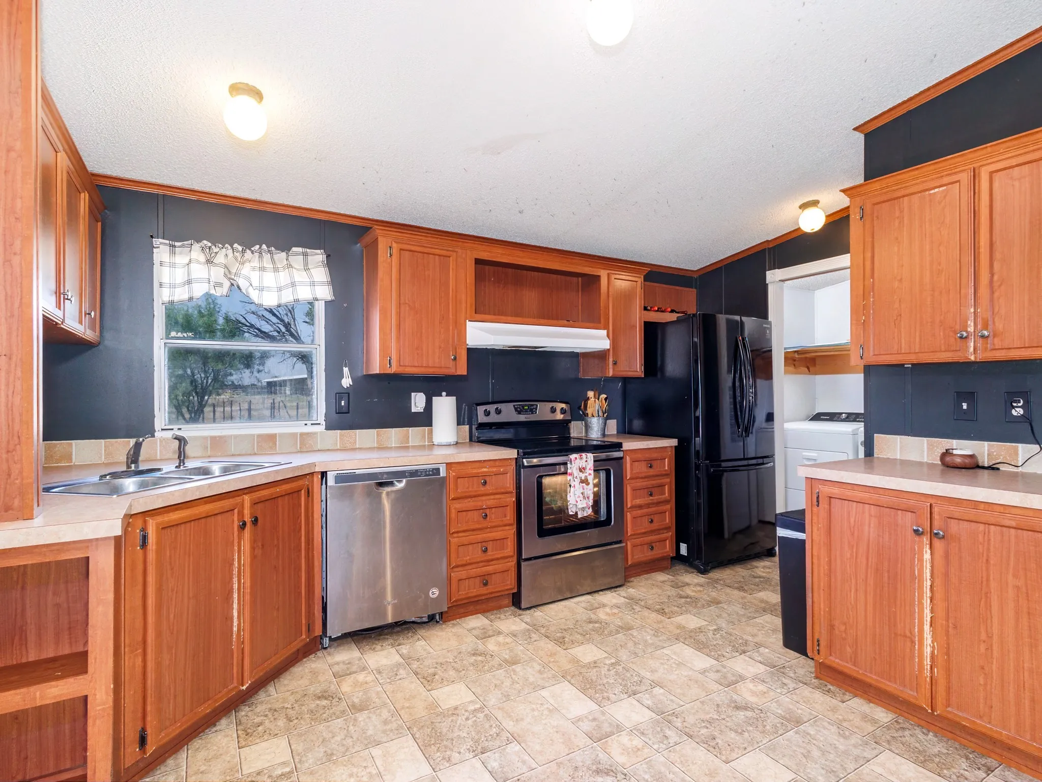 Mobile Home For Sale in Erath County , 1727 Wildhorse Lane, Stephenville, Texas 76401, 3 Bedroom, 2 Bathroom, Garage spaces, 1,512 Sqft, built in 2006, mls#21393226, Real Estate Agent in Stephenville, Homes For Sale in Erath county, Homes For Sale in Stephenville, Realtor in Stephenville Texas, Real Estate Brokerage Independent Realty Texas, Luminita Cordes Realtor