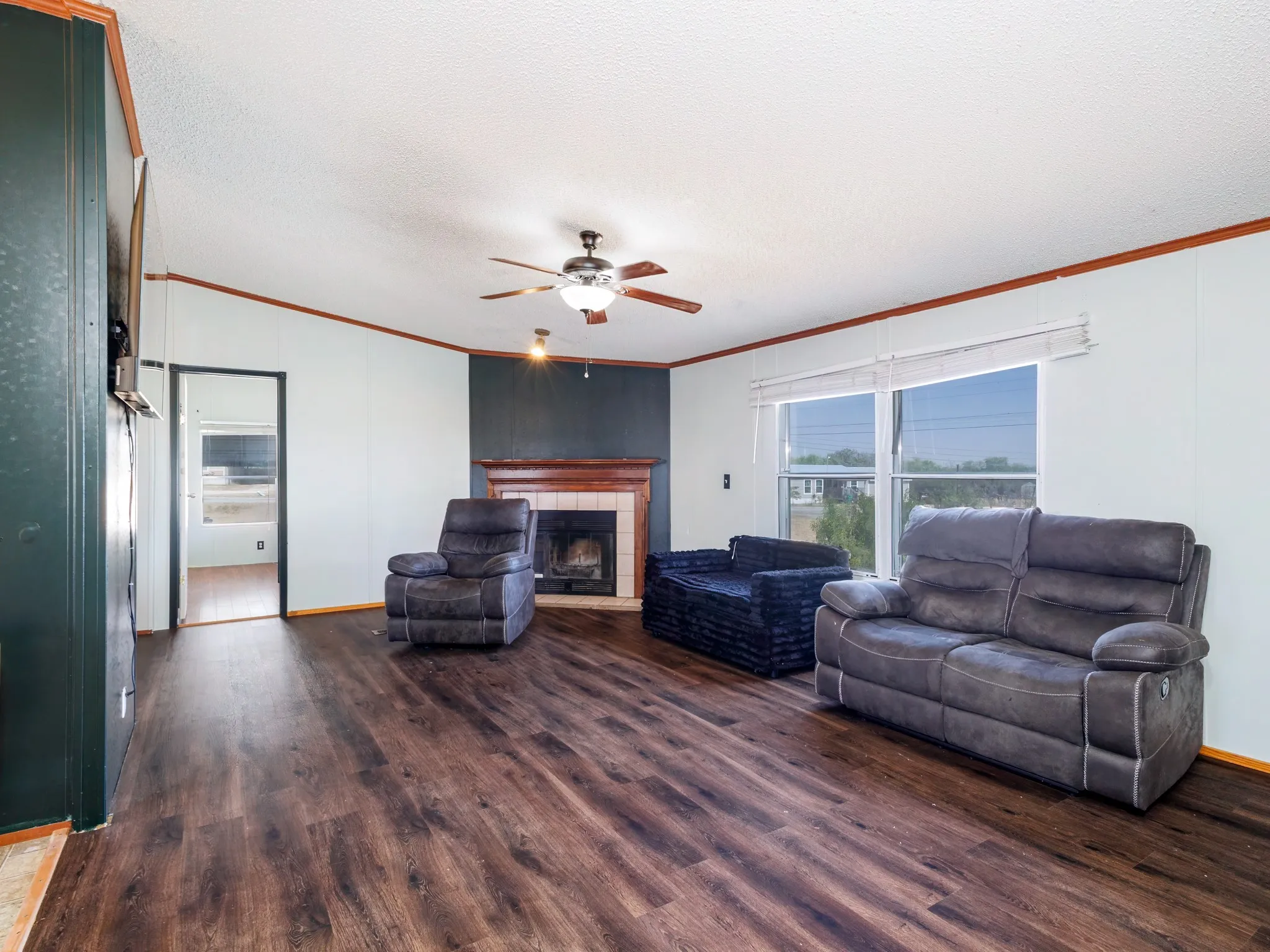 Mobile Home For Sale in Erath County , 1727 Wildhorse Lane, Stephenville, Texas 76401, 3 Bedroom, 2 Bathroom, Garage spaces, 1,512 Sqft, built in 2006, mls#21393226, Real Estate Agent in Stephenville, Homes For Sale in Erath county, Homes For Sale in Stephenville, Realtor in Stephenville Texas, Real Estate Brokerage Independent Realty Texas, Luminita Cordes Realtor