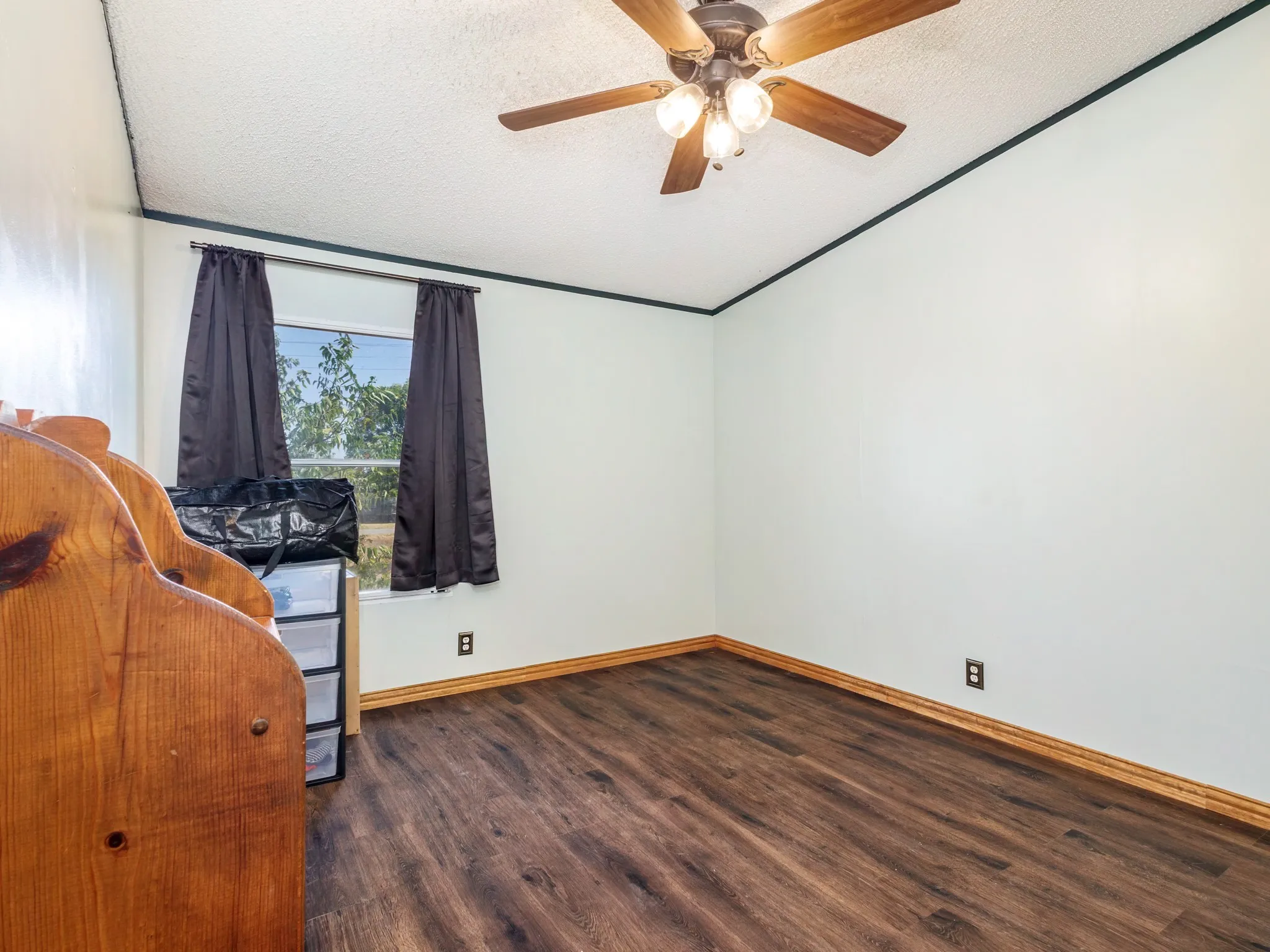 Mobile Home For Sale in Erath County , 1727 Wildhorse Lane, Stephenville, Texas 76401, 3 Bedroom, 2 Bathroom, Garage spaces, 1,512 Sqft, built in 2006, mls#21393226, Real Estate Agent in Stephenville, Homes For Sale in Erath county, Homes For Sale in Stephenville, Realtor in Stephenville Texas, Real Estate Brokerage Independent Realty Texas, Luminita Cordes Realtor