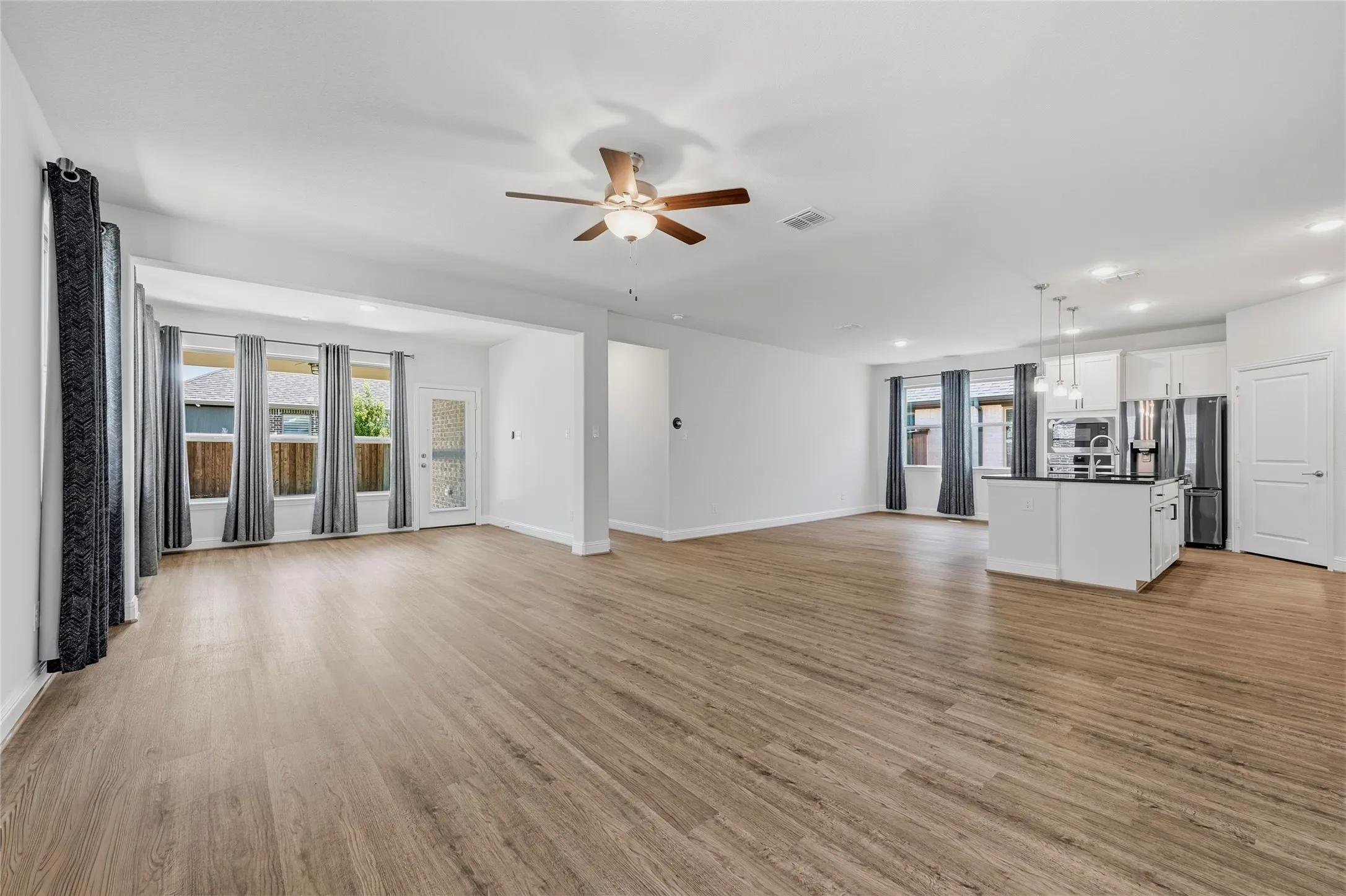 Single Family Residence For Sale in Collin County , 3016 Sunnyside Drive, Celina, Texas 75009, 2 Bedroom, 2 Bathroom, 2 Garage spaces, 1,677 Sqft, built in 2020, mls#21392936, Real Estate Agent in Celina, Homes For Sale in Collin county, Homes For Sale in Celina, Realtor in Celina Texas, Real Estate Brokerage Independent Realty Texas, Luminita Cordes Realtor