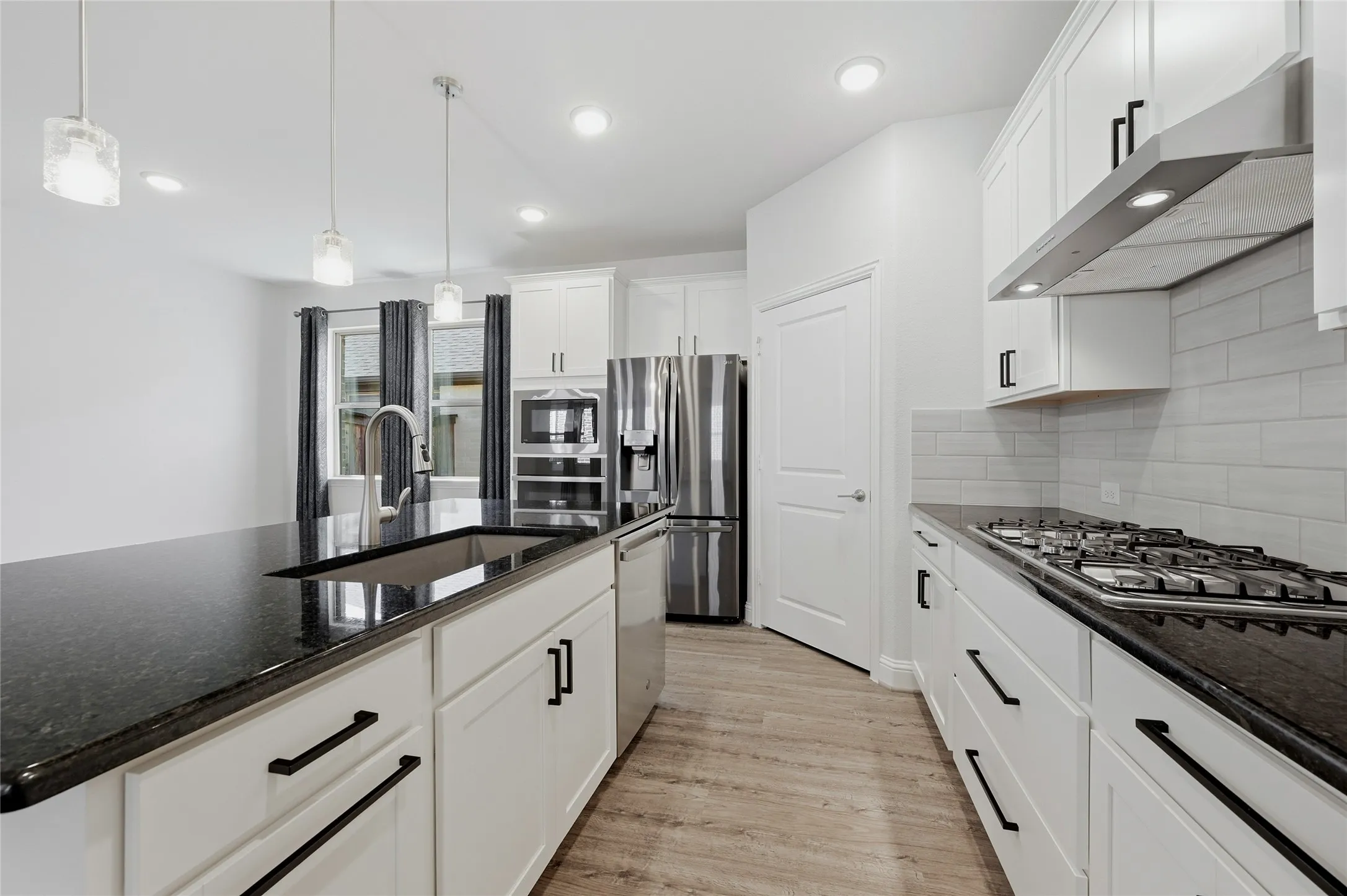 Single Family Residence For Sale in Collin County , 3016 Sunnyside Drive, Celina, Texas 75009, 2 Bedroom, 2 Bathroom, 2 Garage spaces, 1,677 Sqft, built in 2020, mls#21392936, Real Estate Agent in Celina, Homes For Sale in Collin county, Homes For Sale in Celina, Realtor in Celina Texas, Real Estate Brokerage Independent Realty Texas, Luminita Cordes Realtor
