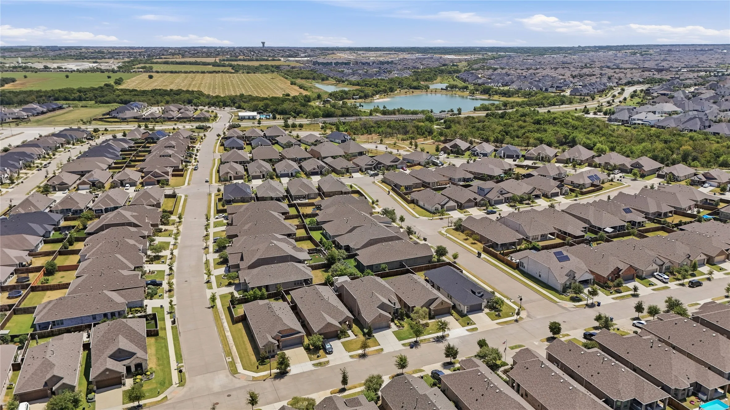 Single Family Residence For Sale in Collin County , 3016 Sunnyside Drive, Celina, Texas 75009, 2 Bedroom, 2 Bathroom, 2 Garage spaces, 1,677 Sqft, built in 2020, mls#21392936, Real Estate Agent in Celina, Homes For Sale in Collin county, Homes For Sale in Celina, Realtor in Celina Texas, Real Estate Brokerage Independent Realty Texas, Luminita Cordes Realtor