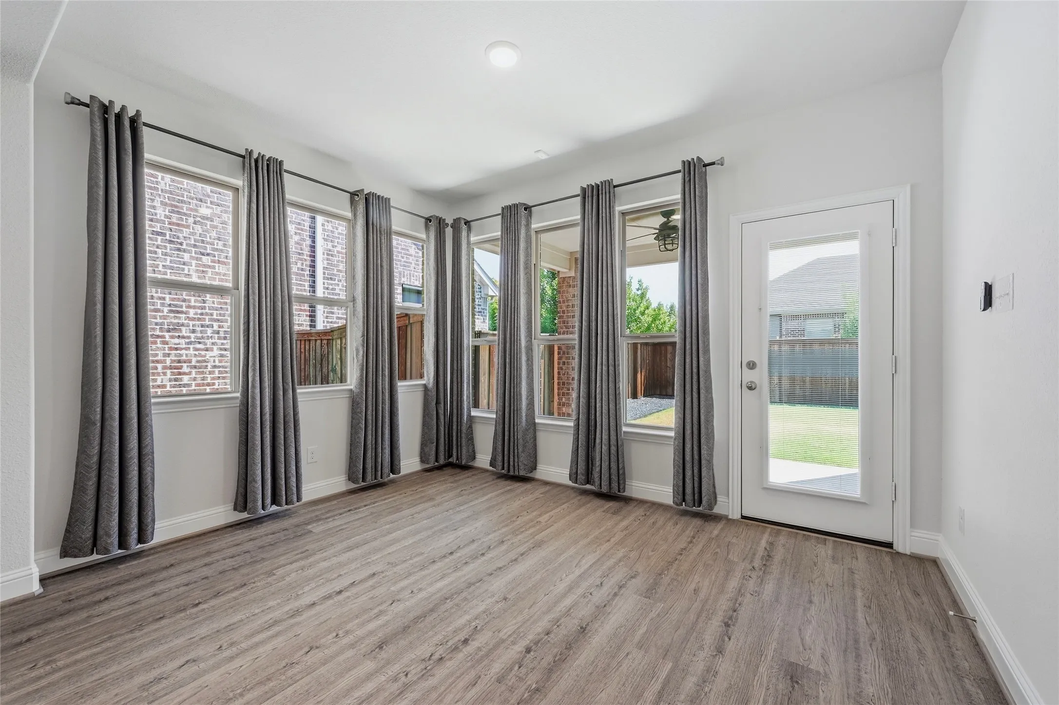 Single Family Residence For Sale in Collin County , 3016 Sunnyside Drive, Celina, Texas 75009, 2 Bedroom, 2 Bathroom, 2 Garage spaces, 1,677 Sqft, built in 2020, mls#21392936, Real Estate Agent in Celina, Homes For Sale in Collin county, Homes For Sale in Celina, Realtor in Celina Texas, Real Estate Brokerage Independent Realty Texas, Luminita Cordes Realtor