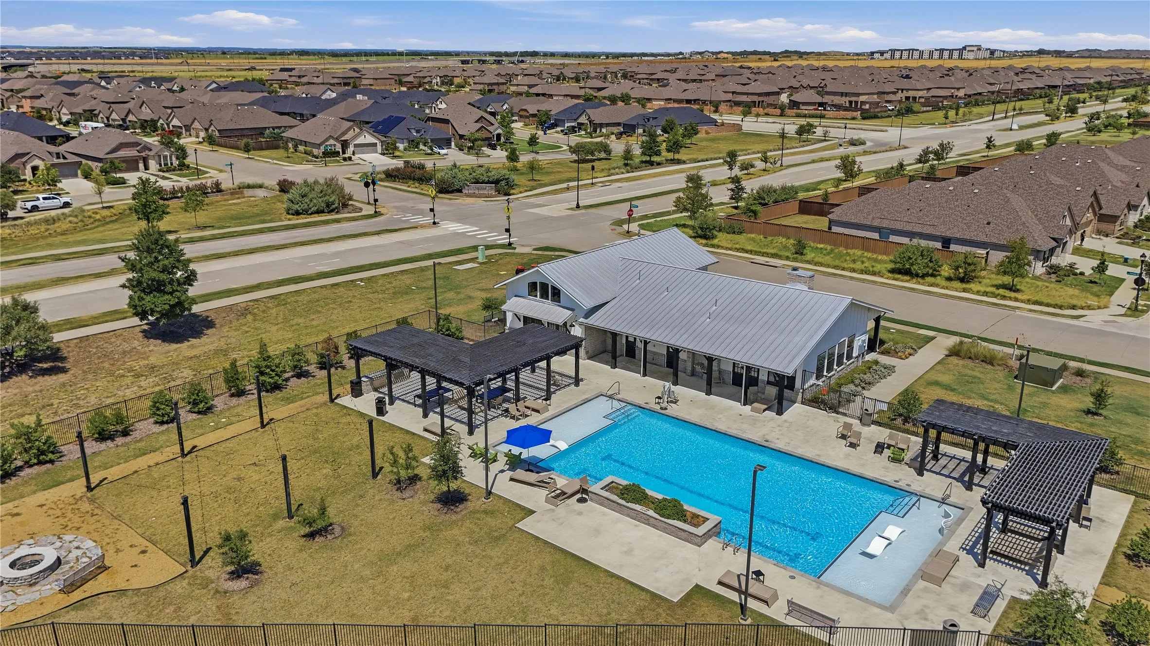 Single Family Residence For Sale in Collin County , 3016 Sunnyside Drive, Celina, Texas 75009, 2 Bedroom, 2 Bathroom, 2 Garage spaces, 1,677 Sqft, built in 2020, mls#21392936, Real Estate Agent in Celina, Homes For Sale in Collin county, Homes For Sale in Celina, Realtor in Celina Texas, Real Estate Brokerage Independent Realty Texas, Luminita Cordes Realtor