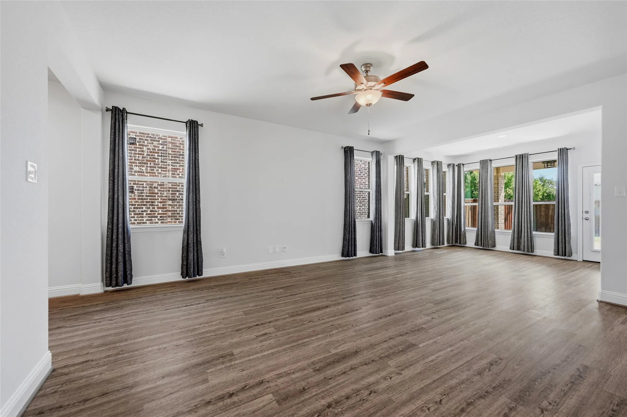 Single Family Residence For Sale in Collin County , 3016 Sunnyside Drive, Celina, Texas 75009, 2 Bedroom, 2 Bathroom, 2 Garage spaces, 1,677 Sqft, built in 2020, mls#21392936, Real Estate Agent in Celina, Homes For Sale in Collin county, Homes For Sale in Celina, Realtor in Celina Texas, Real Estate Brokerage Independent Realty Texas, Luminita Cordes Realtor