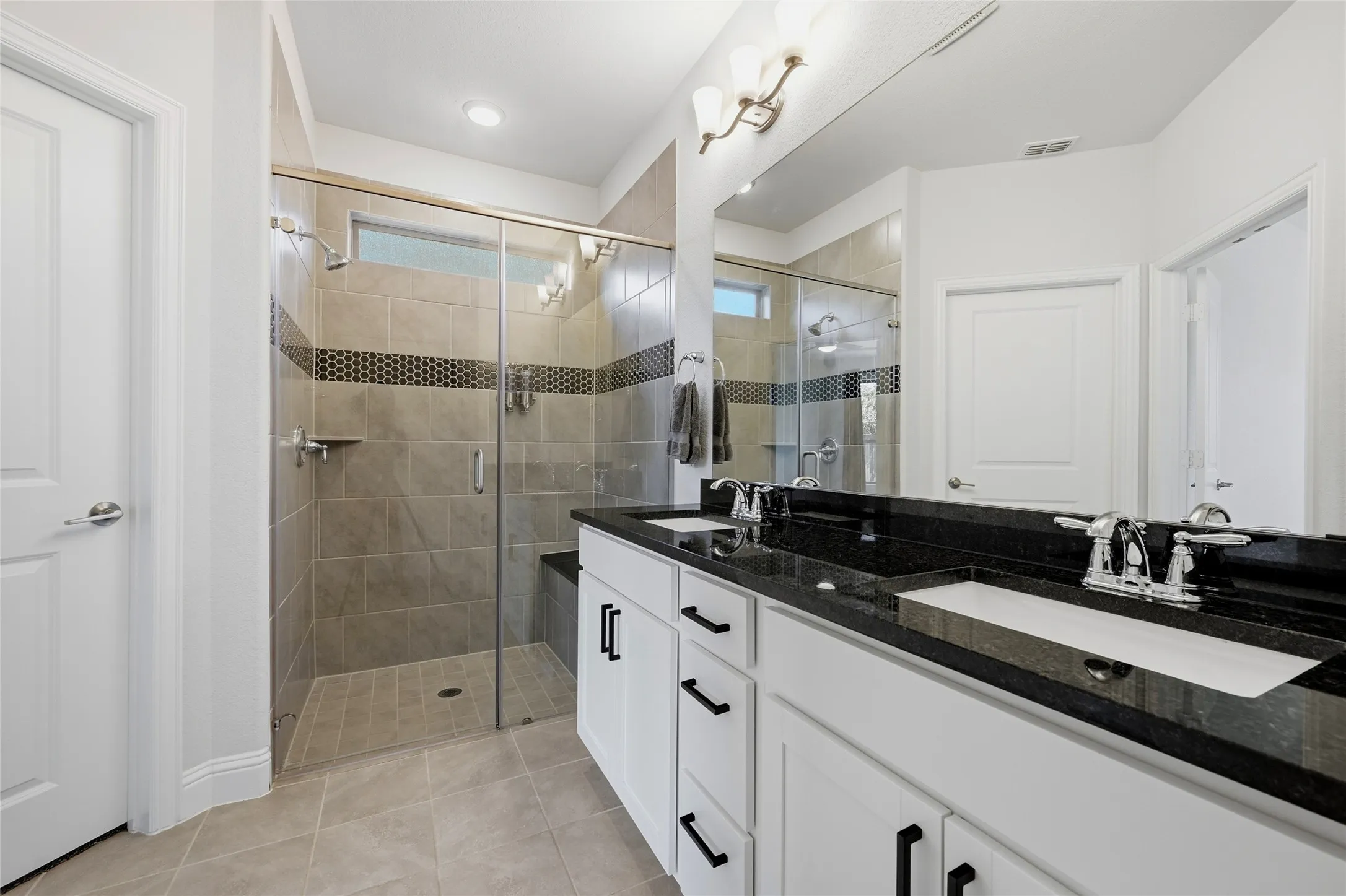 Single Family Residence For Sale in Collin County , 3016 Sunnyside Drive, Celina, Texas 75009, 2 Bedroom, 2 Bathroom, 2 Garage spaces, 1,677 Sqft, built in 2020, mls#21392936, Real Estate Agent in Celina, Homes For Sale in Collin county, Homes For Sale in Celina, Realtor in Celina Texas, Real Estate Brokerage Independent Realty Texas, Luminita Cordes Realtor
