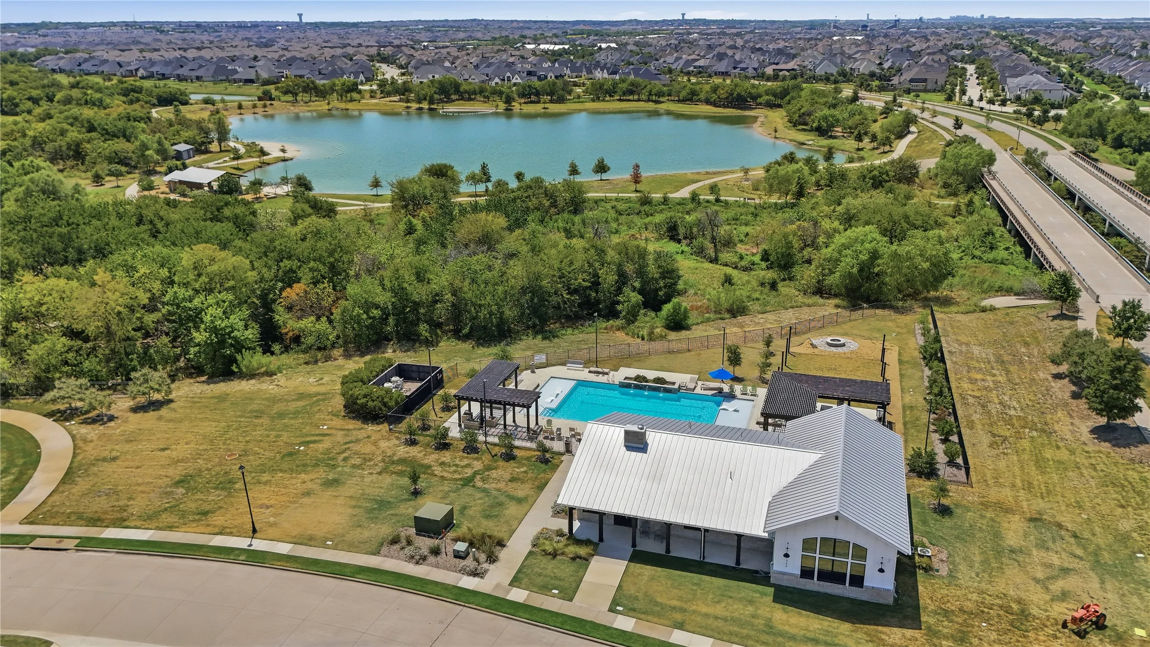 Single Family Residence For Sale in Collin County , 3016 Sunnyside Drive, Celina, Texas 75009, 2 Bedroom, 2 Bathroom, 2 Garage spaces, 1,677 Sqft, built in 2020, mls#21392936, Real Estate Agent in Celina, Homes For Sale in Collin county, Homes For Sale in Celina, Realtor in Celina Texas, Real Estate Brokerage Independent Realty Texas, Luminita Cordes Realtor
