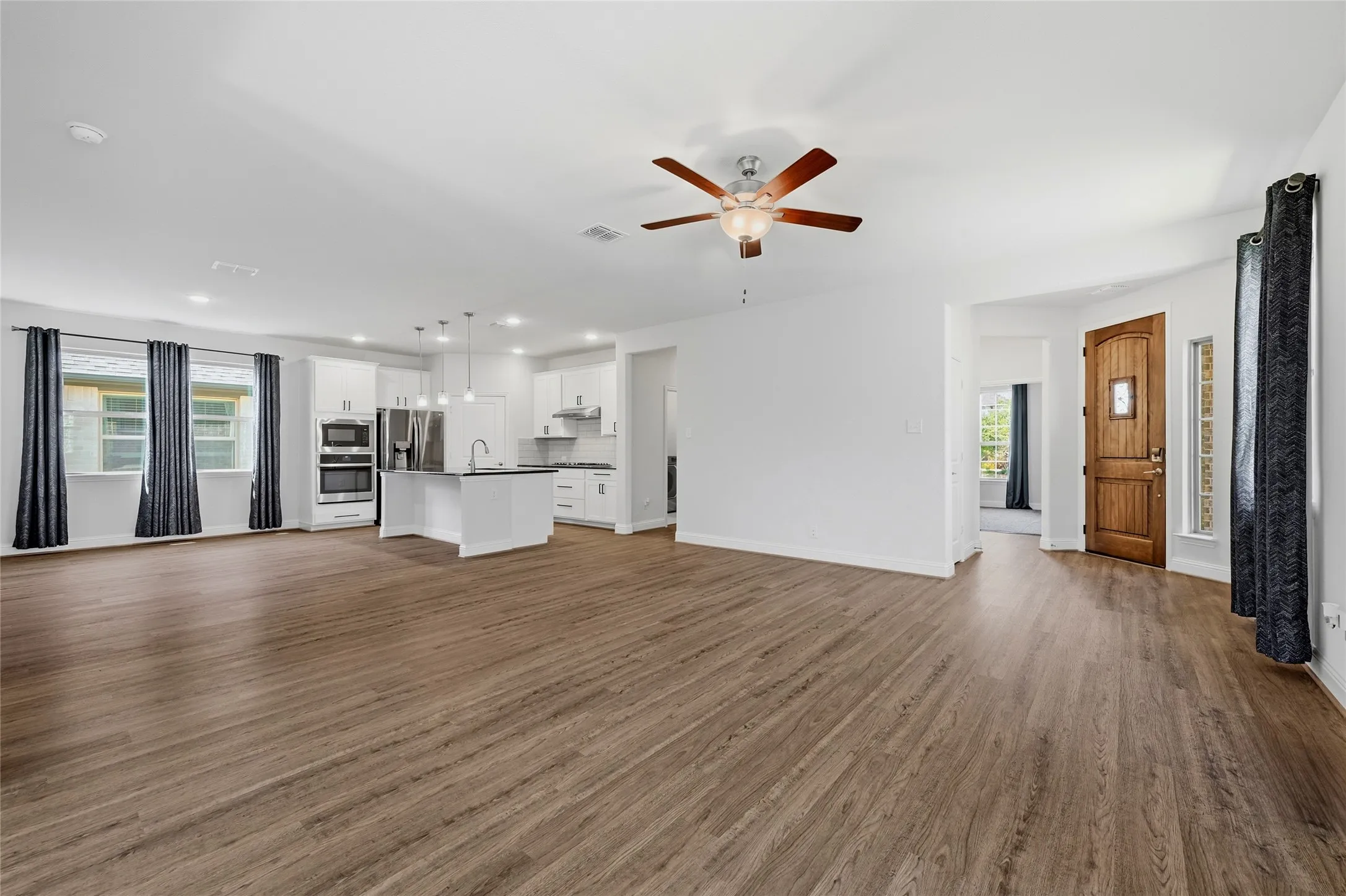 Single Family Residence For Sale in Collin County , 3016 Sunnyside Drive, Celina, Texas 75009, 2 Bedroom, 2 Bathroom, 2 Garage spaces, 1,677 Sqft, built in 2020, mls#21392936, Real Estate Agent in Celina, Homes For Sale in Collin county, Homes For Sale in Celina, Realtor in Celina Texas, Real Estate Brokerage Independent Realty Texas, Luminita Cordes Realtor