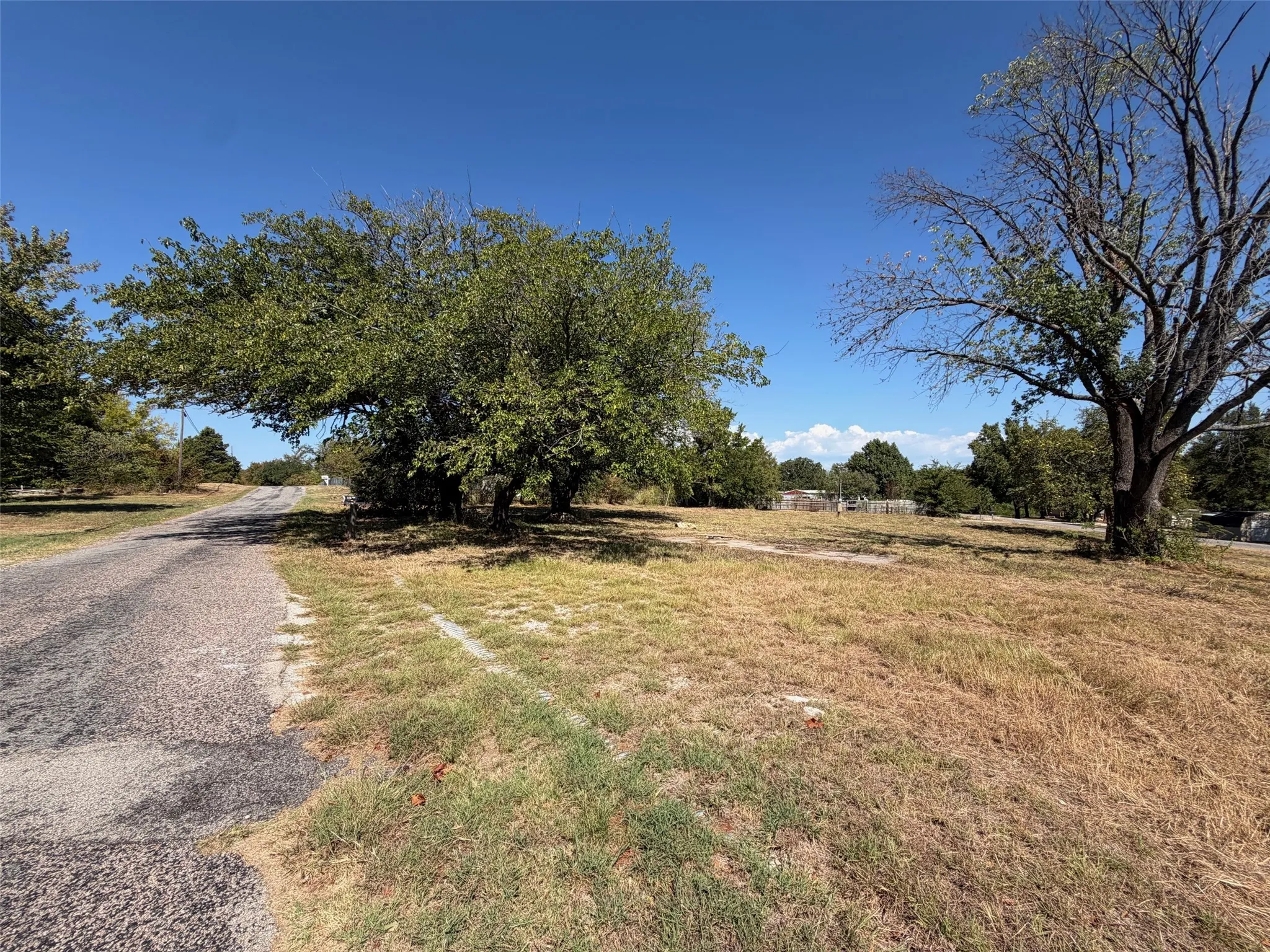 Improved Land For Sale in Grayson County , 75 Weis Lane, Gordonville, Texas 76245, 0, 0, Garage spaces, 0 Sqft, built in 0, mls#21393209, Real Estate Agent in Gordonville, Homes For Sale in Grayson county, Homes For Sale in Gordonville, Realtor in Gordonville Texas, Real Estate Brokerage Independent Realty Texas, Luminita Cordes Realtor