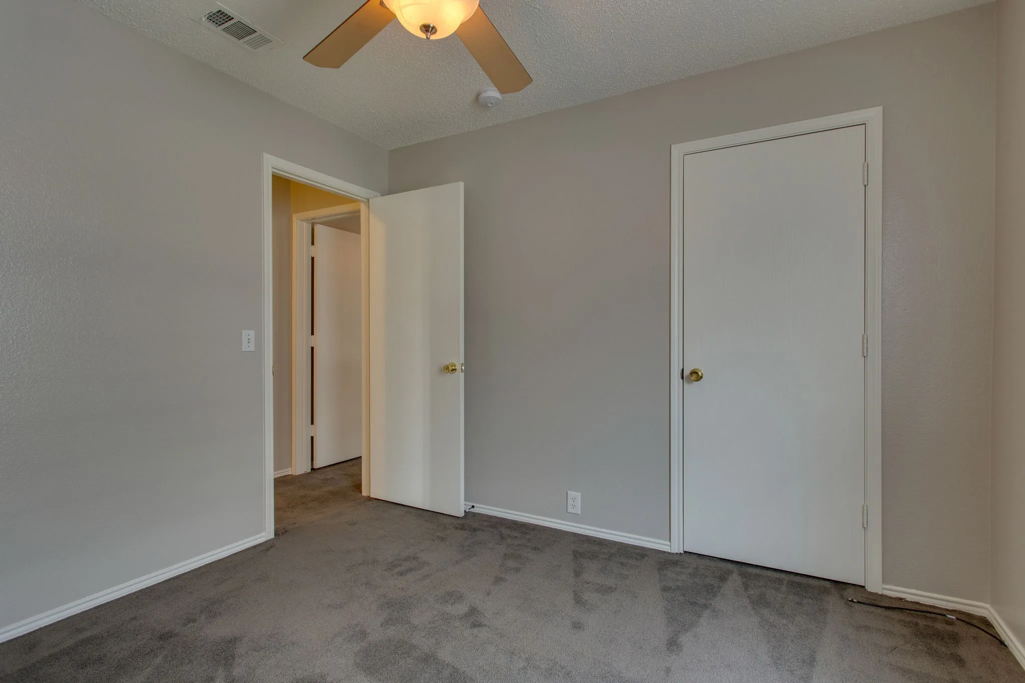 Single Family Residence For Rent in Denton County , 3141 Briary Trace Court, Denton, Texas 76210, 4 Bedroom, 2 Bathroom, 2 Garage spaces, 1,467 Sqft, built in 2000, mls#21393231, Real Estate Agent in Denton, Homes For Rent in Denton county, Homes For Rent in Denton, Realtor in Denton Texas, Real Estate Brokerage Independent Realty Texas, Luminita Cordes Realtor