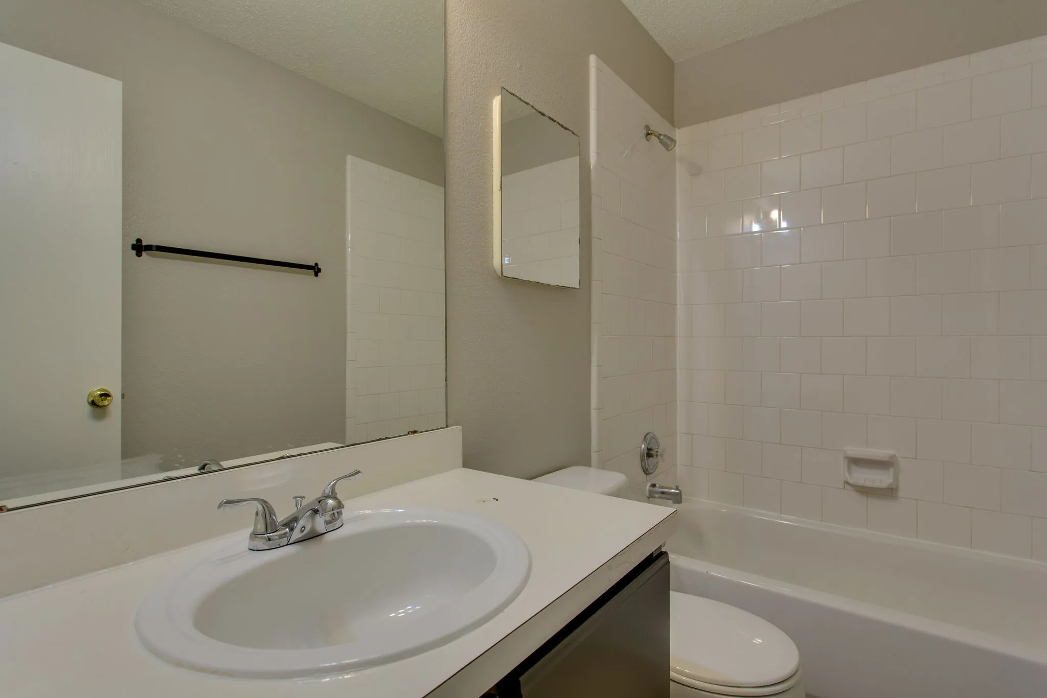 Single Family Residence For Rent in Denton County , 3141 Briary Trace Court, Denton, Texas 76210, 4 Bedroom, 2 Bathroom, 2 Garage spaces, 1,467 Sqft, built in 2000, mls#21393231, Real Estate Agent in Denton, Homes For Rent in Denton county, Homes For Rent in Denton, Realtor in Denton Texas, Real Estate Brokerage Independent Realty Texas, Luminita Cordes Realtor