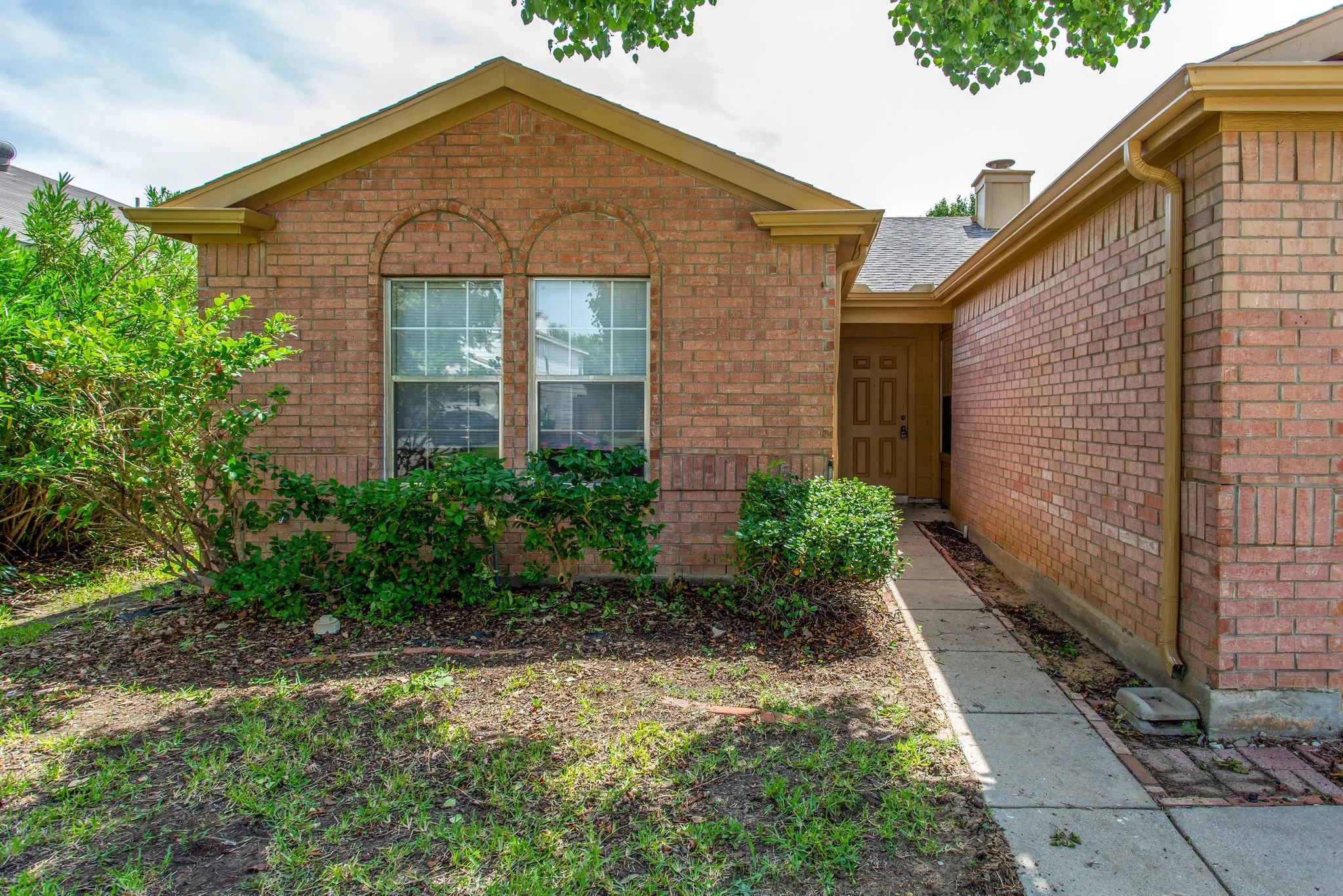 Single Family Residence For Rent in Denton County , 3141 Briary Trace Court, Denton, Texas 76210, 4 Bedroom, 2 Bathroom, 2 Garage spaces, 1,467 Sqft, built in 2000, mls#21393231, Real Estate Agent in Denton, Homes For Rent in Denton county, Homes For Rent in Denton, Realtor in Denton Texas, Real Estate Brokerage Independent Realty Texas, Luminita Cordes Realtor