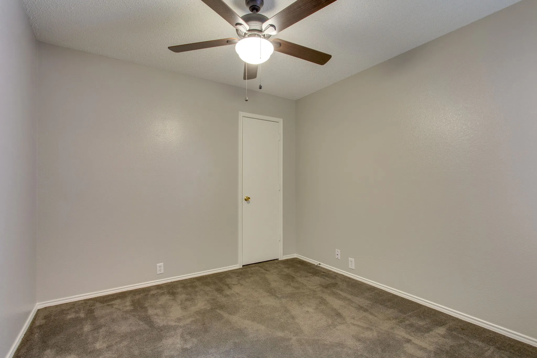 Single Family Residence For Rent in Denton County , 3141 Briary Trace Court, Denton, Texas 76210, 4 Bedroom, 2 Bathroom, 2 Garage spaces, 1,467 Sqft, built in 2000, mls#21393231, Real Estate Agent in Denton, Homes For Rent in Denton county, Homes For Rent in Denton, Realtor in Denton Texas, Real Estate Brokerage Independent Realty Texas, Luminita Cordes Realtor