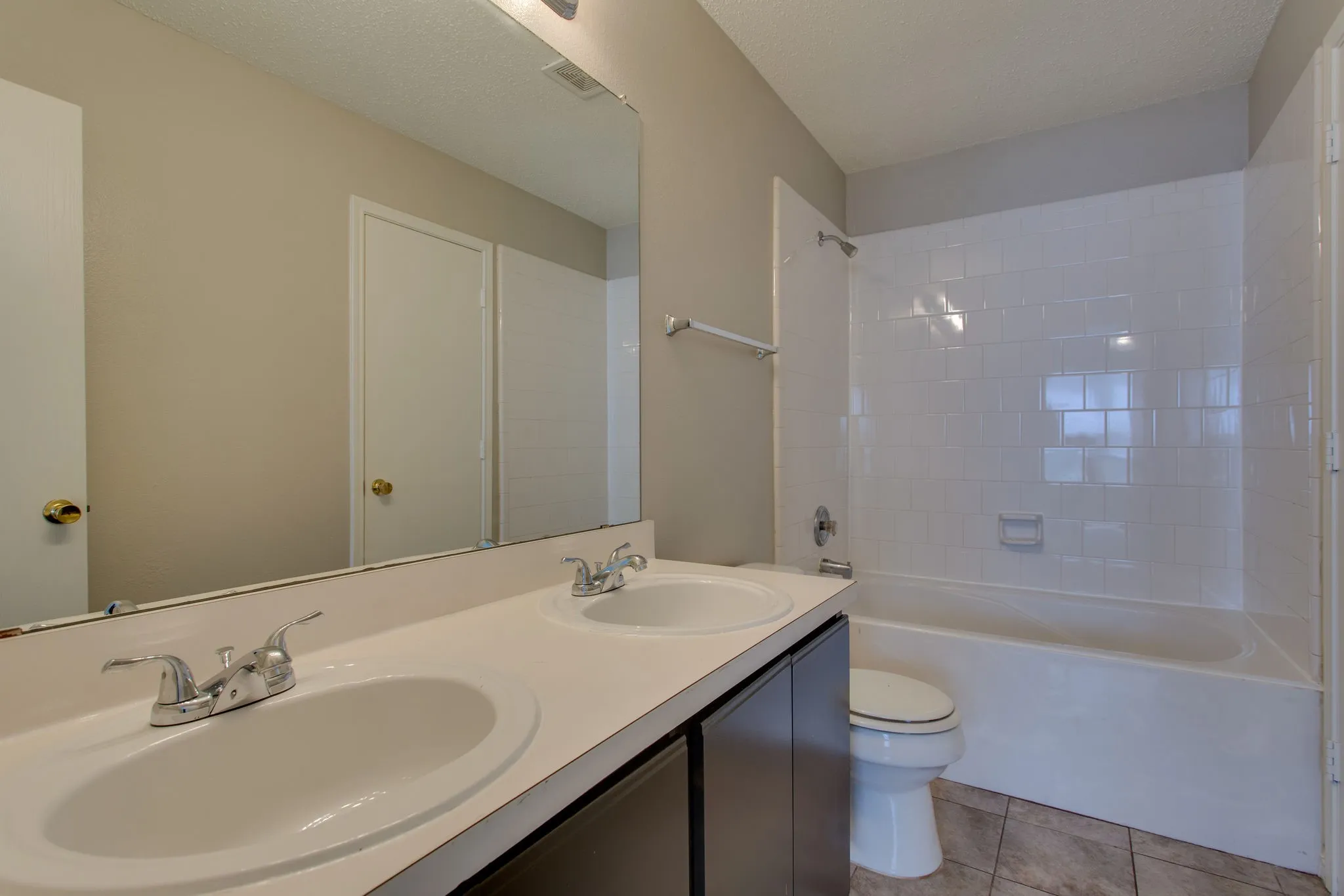 Single Family Residence For Rent in Denton County , 3141 Briary Trace Court, Denton, Texas 76210, 4 Bedroom, 2 Bathroom, 2 Garage spaces, 1,467 Sqft, built in 2000, mls#21393231, Real Estate Agent in Denton, Homes For Rent in Denton county, Homes For Rent in Denton, Realtor in Denton Texas, Real Estate Brokerage Independent Realty Texas, Luminita Cordes Realtor