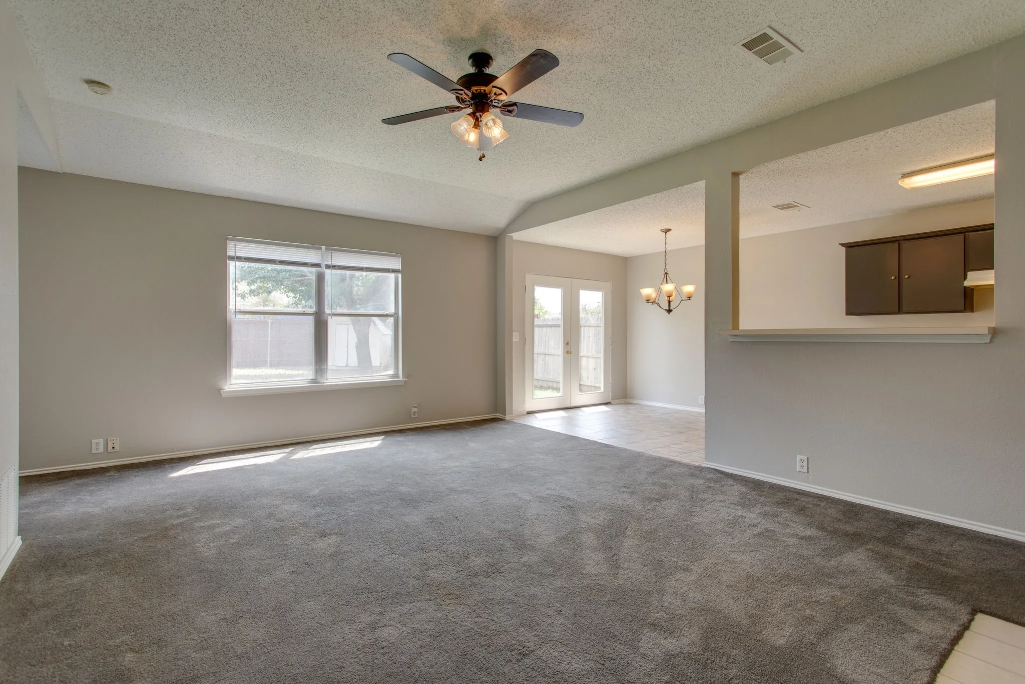 Single Family Residence For Rent in Denton County , 3141 Briary Trace Court, Denton, Texas 76210, 4 Bedroom, 2 Bathroom, 2 Garage spaces, 1,467 Sqft, built in 2000, mls#21393231, Real Estate Agent in Denton, Homes For Rent in Denton county, Homes For Rent in Denton, Realtor in Denton Texas, Real Estate Brokerage Independent Realty Texas, Luminita Cordes Realtor