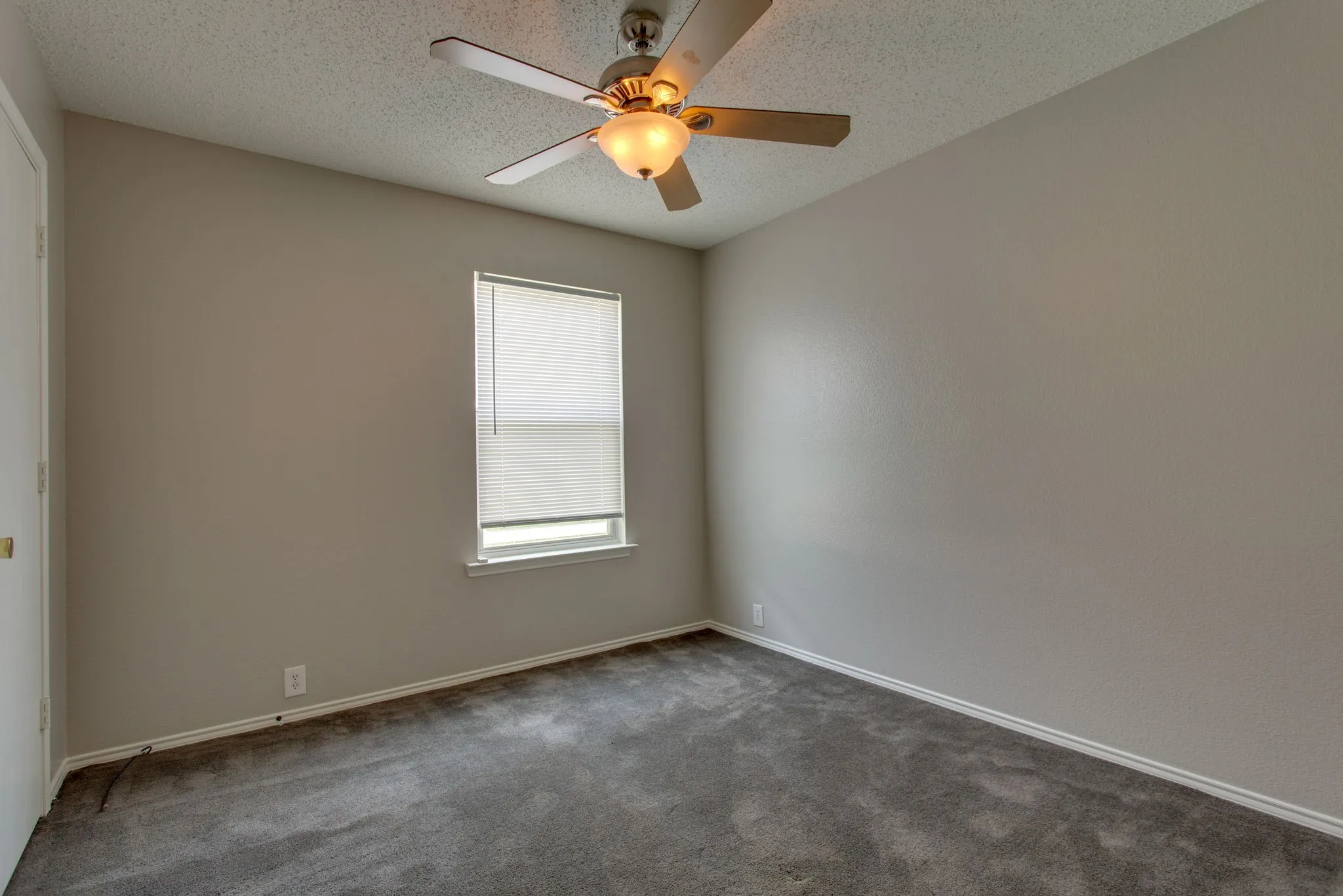 Single Family Residence For Rent in Denton County , 3141 Briary Trace Court, Denton, Texas 76210, 4 Bedroom, 2 Bathroom, 2 Garage spaces, 1,467 Sqft, built in 2000, mls#21393231, Real Estate Agent in Denton, Homes For Rent in Denton county, Homes For Rent in Denton, Realtor in Denton Texas, Real Estate Brokerage Independent Realty Texas, Luminita Cordes Realtor