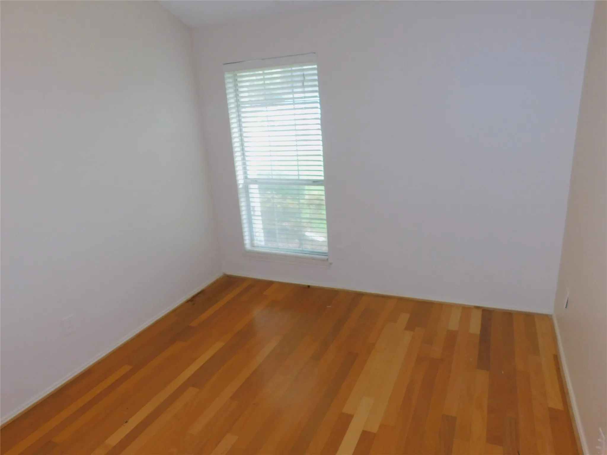 Single Family Residence For Rent in Dallas County , 2715 Alden Avenue, Dallas, Texas 75211, 3 Bedroom, 2 Bathroom, 2 Garage spaces, 1,402 Sqft, built in 1984, mls#21393154, Real Estate Agent in Dallas, Homes For Rent in Dallas county, Homes For Rent in Dallas, Realtor in Dallas Texas, Real Estate Brokerage Independent Realty Texas, Luminita Cordes Realtor