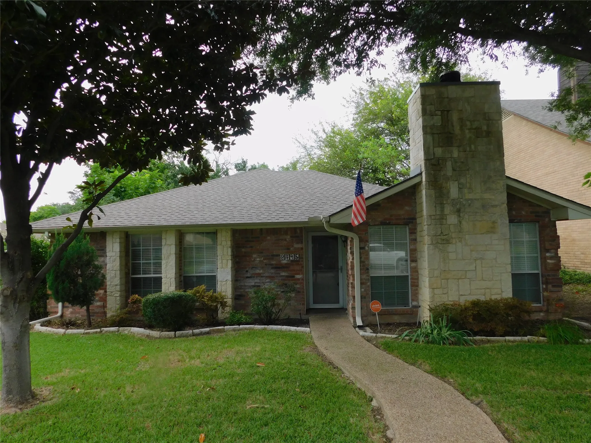 Single Family Residence For Rent in Dallas County , 2715 Alden Avenue, Dallas, Texas 75211, 3 Bedroom, 2 Bathroom, 2 Garage spaces, 1,402 Sqft, built in 1984, mls#21393154, Real Estate Agent in Dallas, Homes For Rent in Dallas county, Homes For Rent in Dallas, Realtor in Dallas Texas, Real Estate Brokerage Independent Realty Texas, Luminita Cordes Realtor