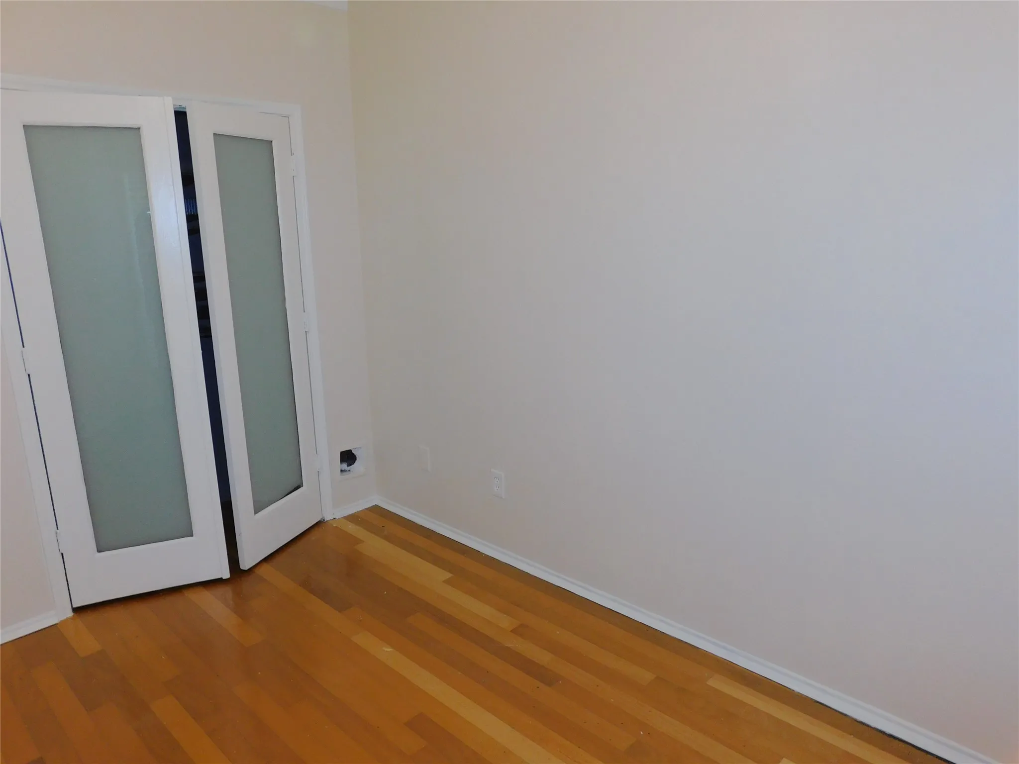 Single Family Residence For Rent in Dallas County , 2715 Alden Avenue, Dallas, Texas 75211, 3 Bedroom, 2 Bathroom, 2 Garage spaces, 1,402 Sqft, built in 1984, mls#21393154, Real Estate Agent in Dallas, Homes For Rent in Dallas county, Homes For Rent in Dallas, Realtor in Dallas Texas, Real Estate Brokerage Independent Realty Texas, Luminita Cordes Realtor