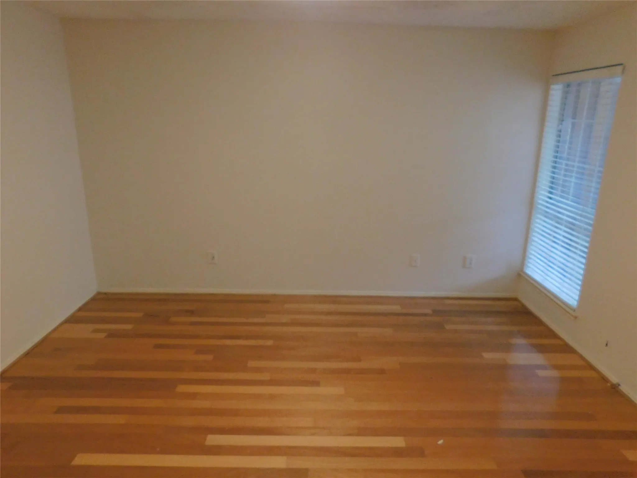 Single Family Residence For Rent in Dallas County , 2715 Alden Avenue, Dallas, Texas 75211, 3 Bedroom, 2 Bathroom, 2 Garage spaces, 1,402 Sqft, built in 1984, mls#21393154, Real Estate Agent in Dallas, Homes For Rent in Dallas county, Homes For Rent in Dallas, Realtor in Dallas Texas, Real Estate Brokerage Independent Realty Texas, Luminita Cordes Realtor