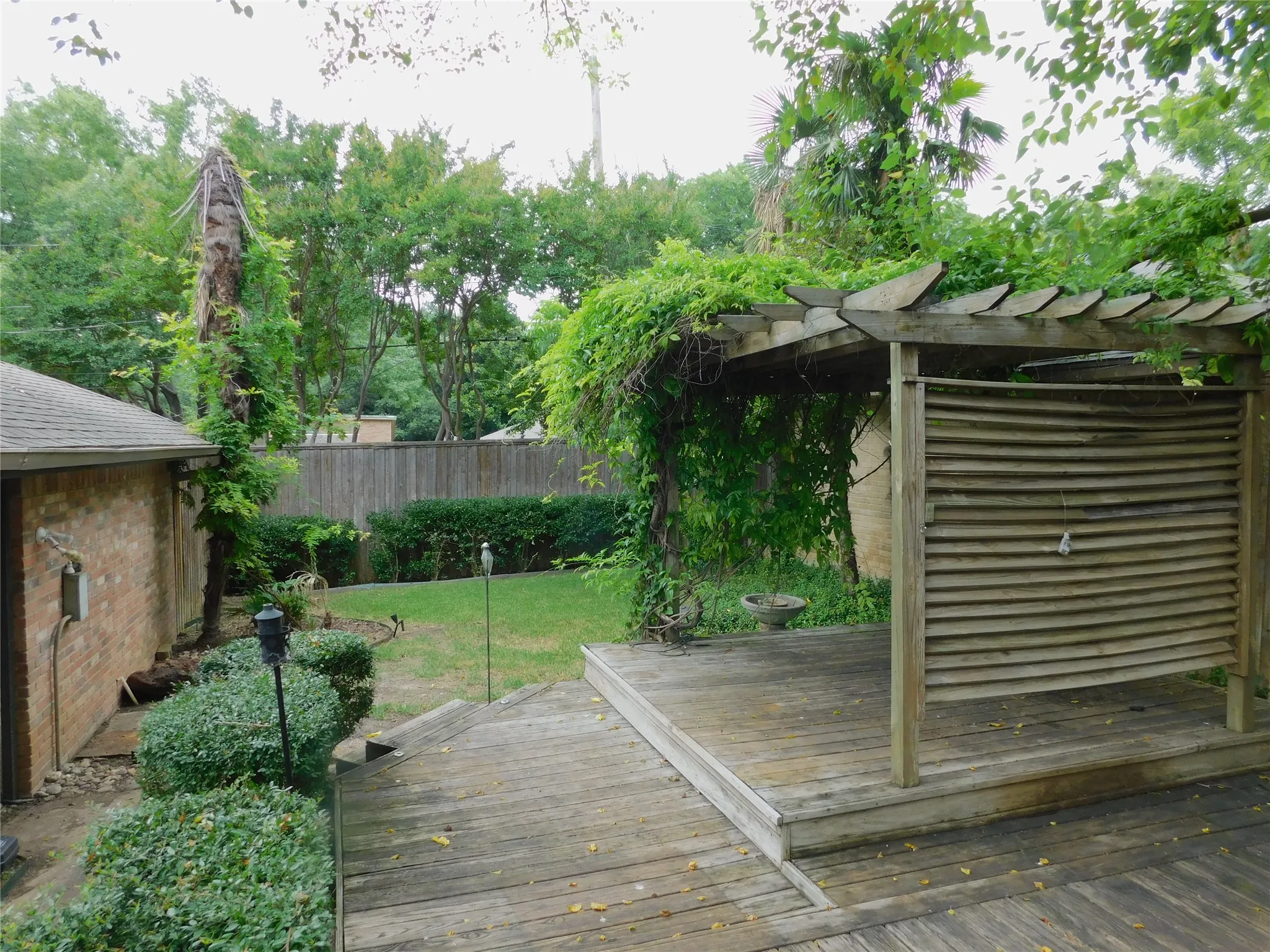 Single Family Residence For Rent in Dallas County , 2715 Alden Avenue, Dallas, Texas 75211, 3 Bedroom, 2 Bathroom, 2 Garage spaces, 1,402 Sqft, built in 1984, mls#21393154, Real Estate Agent in Dallas, Homes For Rent in Dallas county, Homes For Rent in Dallas, Realtor in Dallas Texas, Real Estate Brokerage Independent Realty Texas, Luminita Cordes Realtor