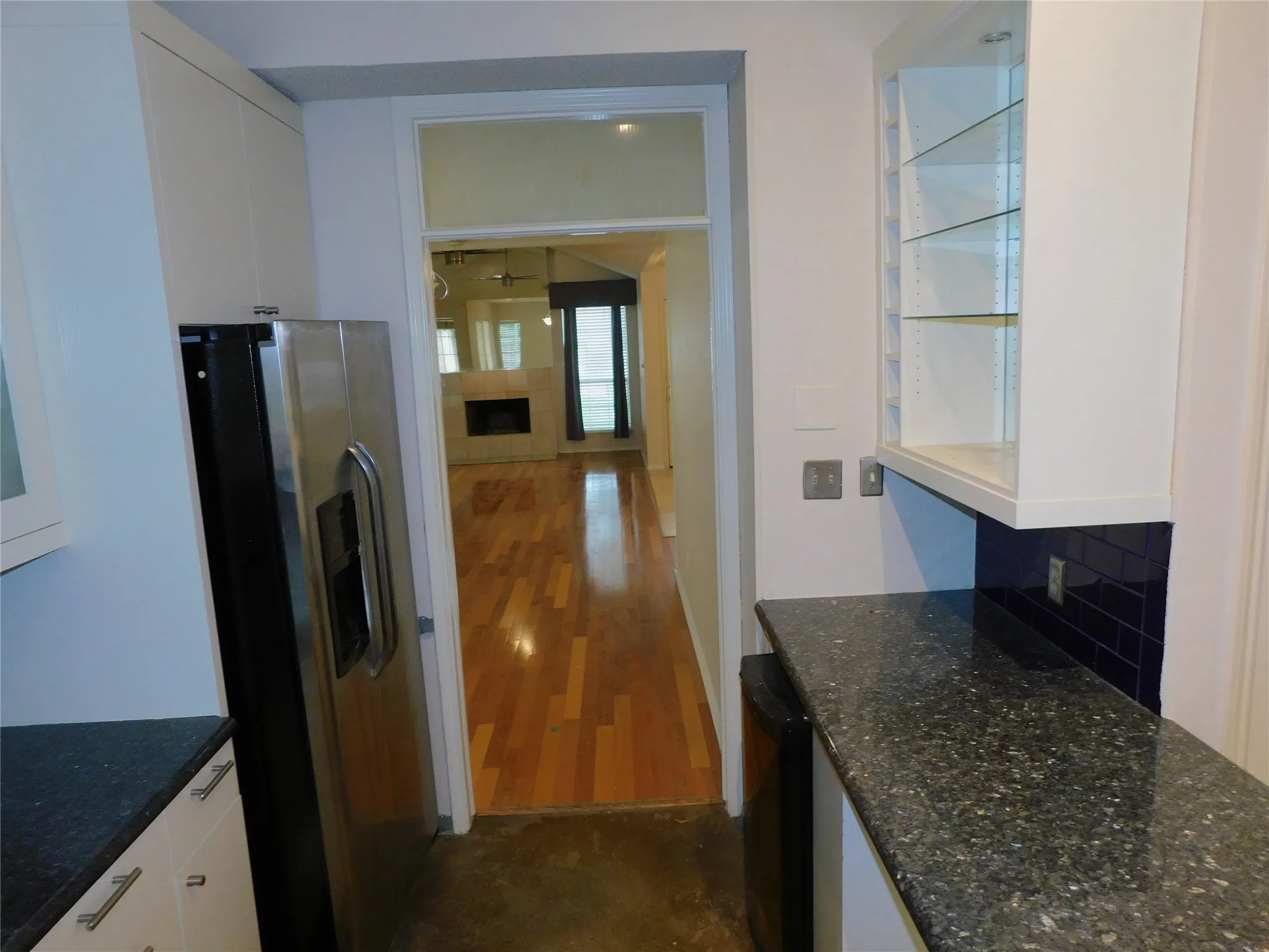 Single Family Residence For Rent in Dallas County , 2715 Alden Avenue, Dallas, Texas 75211, 3 Bedroom, 2 Bathroom, 2 Garage spaces, 1,402 Sqft, built in 1984, mls#21393154, Real Estate Agent in Dallas, Homes For Rent in Dallas county, Homes For Rent in Dallas, Realtor in Dallas Texas, Real Estate Brokerage Independent Realty Texas, Luminita Cordes Realtor