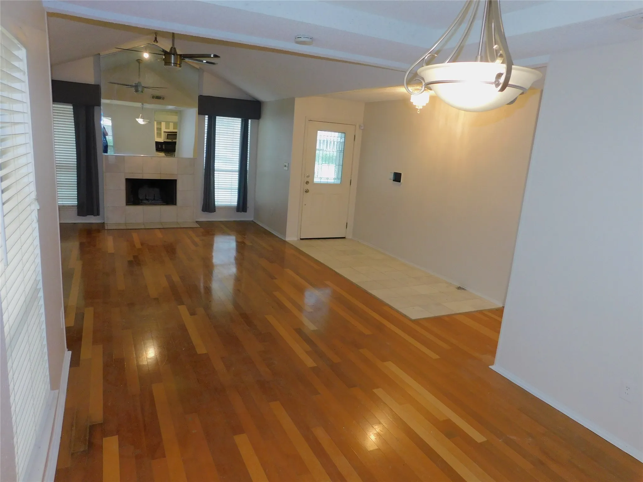 Single Family Residence For Rent in Dallas County , 2715 Alden Avenue, Dallas, Texas 75211, 3 Bedroom, 2 Bathroom, 2 Garage spaces, 1,402 Sqft, built in 1984, mls#21393154, Real Estate Agent in Dallas, Homes For Rent in Dallas county, Homes For Rent in Dallas, Realtor in Dallas Texas, Real Estate Brokerage Independent Realty Texas, Luminita Cordes Realtor