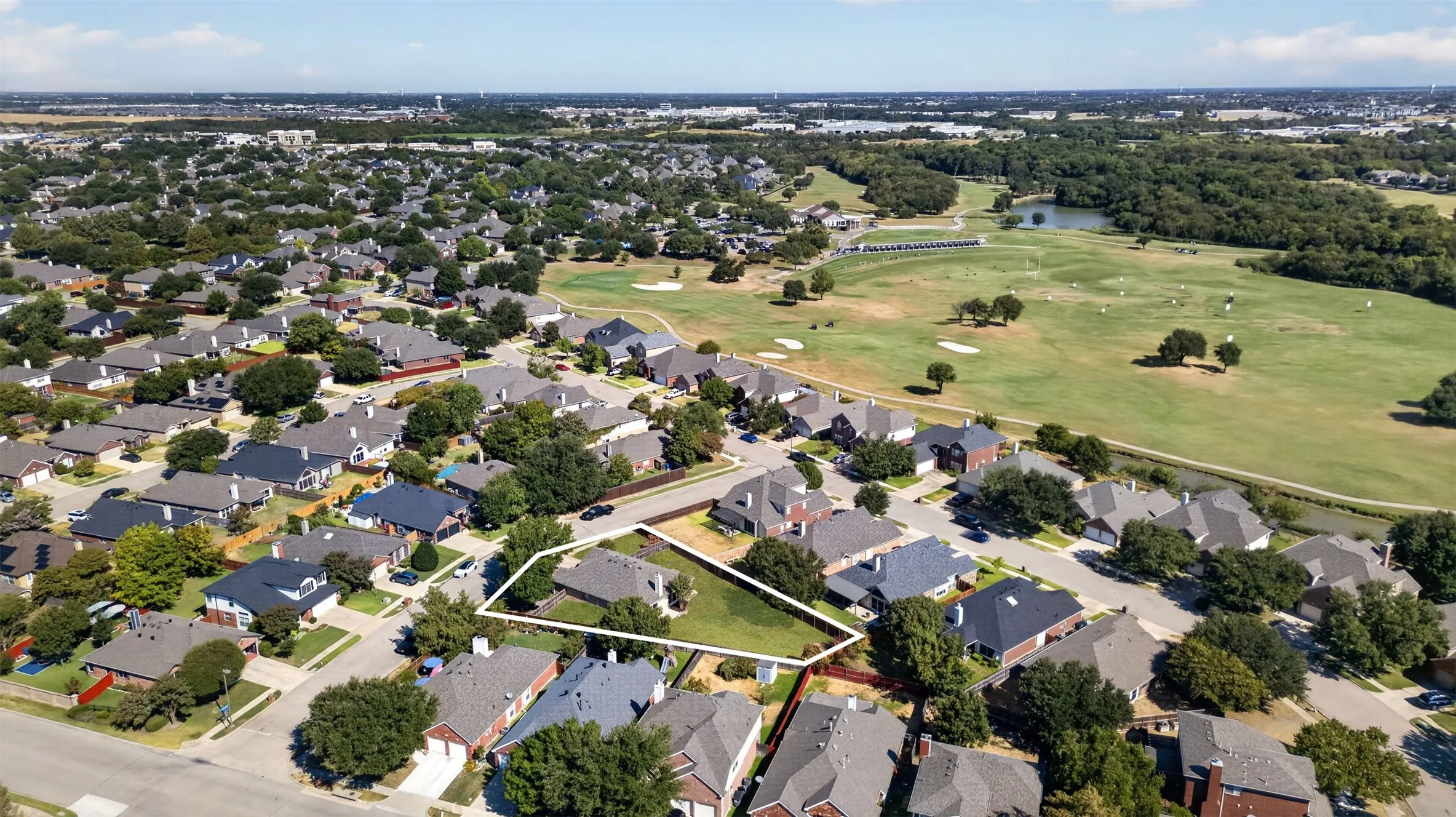 Single Family Residence For Sale in Collin County , 7016 Holly Hills Lane, Sachse, Texas 75048, 3 Bedroom, 2 Bathroom, 2 Garage spaces, 1,688 Sqft, built in 2000, mls#21380325, Real Estate Agent in Sachse, Homes For Sale in Collin county, Homes For Sale in Sachse, Realtor in Sachse Texas, Real Estate Brokerage Independent Realty Texas, Luminita Cordes Realtor