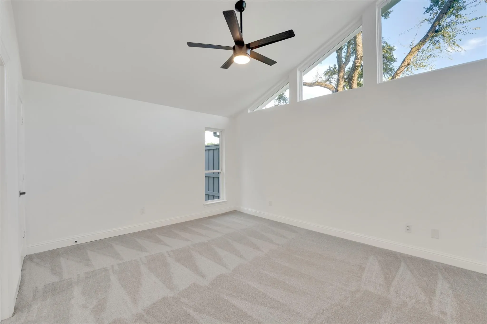 Single Family Residence For Sale in Dallas County , 5533 Northaven Road, Dallas, Texas 75229, 6 Bedroom, 6 Bathroom, 3 Garage spaces, 4,724 Sqft, built in 1974, mls#21363407, Real Estate Agent in Dallas, Homes For Sale in Dallas county, Homes For Sale in Dallas, Realtor in Dallas Texas, Real Estate Brokerage Independent Realty Texas, Luminita Cordes Realtor