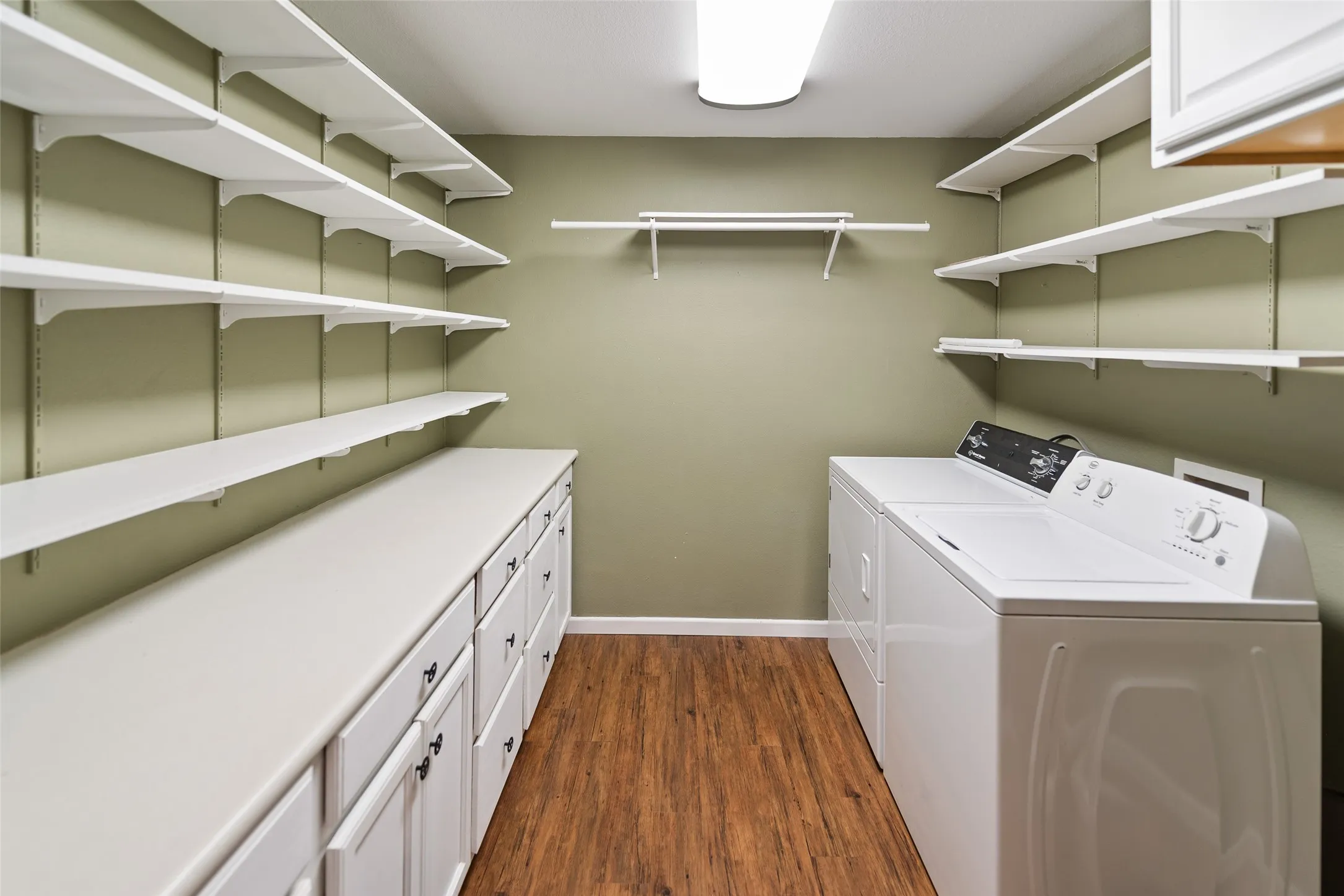 Single Family Residence For Sale in Franklin (TX) County , 1562 SE County Road 4115, Mount Vernon, Texas 75457, 2 Bedroom, 2 Bathroom, 2 Garage spaces, 1,847 Sqft, built in 2006, mls#21393191, Real Estate Agent in Mount Vernon, Homes For Sale in Franklin (TX) county, Homes For Sale in Mount Vernon, Realtor in Mount Vernon Texas, Real Estate Brokerage Independent Realty Texas, Luminita Cordes Realtor