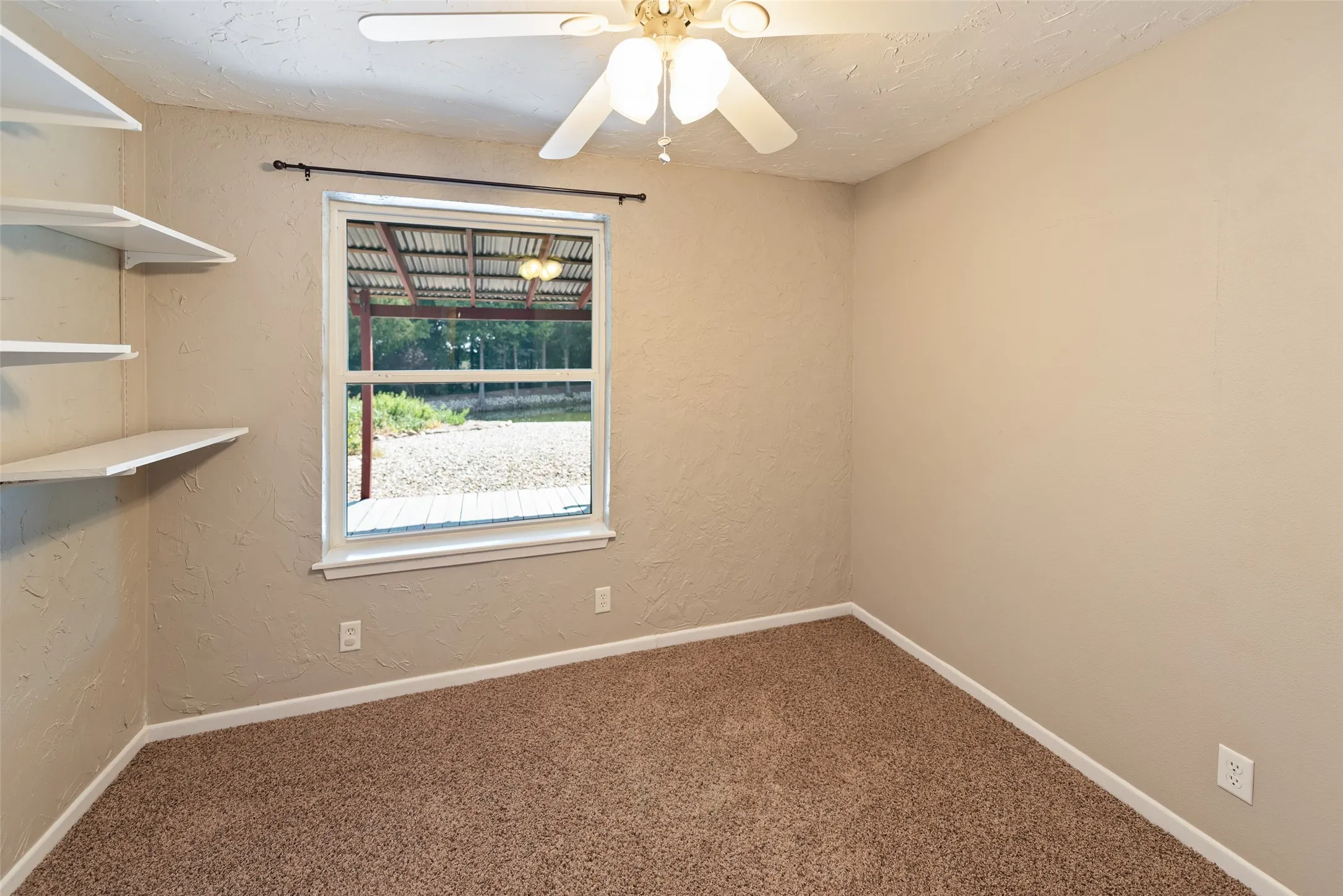 Single Family Residence For Sale in Franklin (TX) County , 1562 SE County Road 4115, Mount Vernon, Texas 75457, 2 Bedroom, 2 Bathroom, 2 Garage spaces, 1,847 Sqft, built in 2006, mls#21393191, Real Estate Agent in Mount Vernon, Homes For Sale in Franklin (TX) county, Homes For Sale in Mount Vernon, Realtor in Mount Vernon Texas, Real Estate Brokerage Independent Realty Texas, Luminita Cordes Realtor