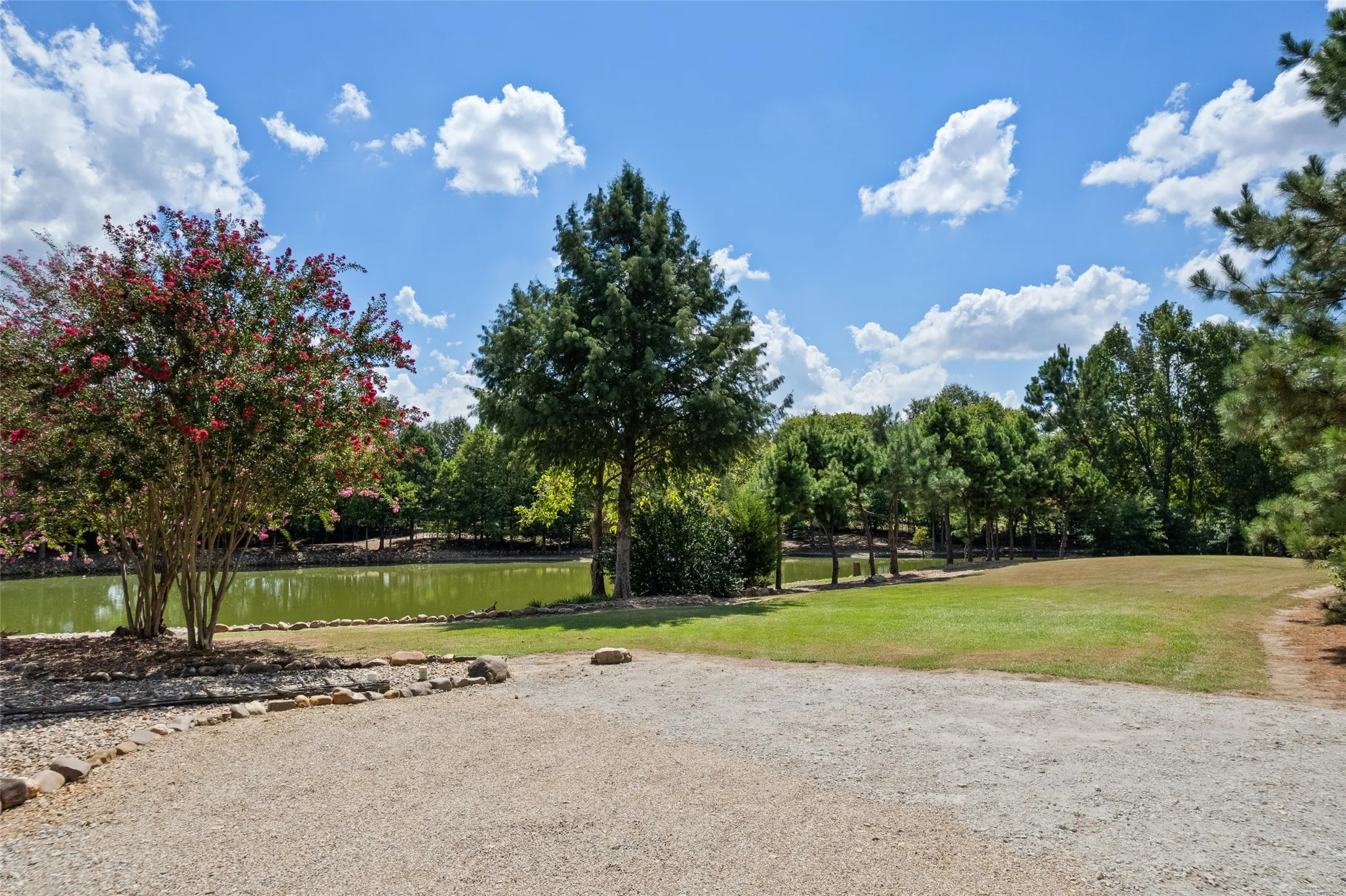 Single Family Residence For Sale in Franklin (TX) County , 1562 SE County Road 4115, Mount Vernon, Texas 75457, 2 Bedroom, 2 Bathroom, 2 Garage spaces, 1,847 Sqft, built in 2006, mls#21393191, Real Estate Agent in Mount Vernon, Homes For Sale in Franklin (TX) county, Homes For Sale in Mount Vernon, Realtor in Mount Vernon Texas, Real Estate Brokerage Independent Realty Texas, Luminita Cordes Realtor
