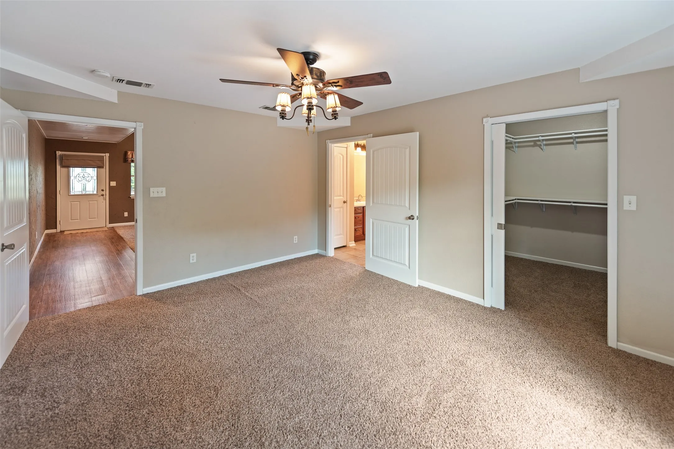 Single Family Residence For Sale in Franklin (TX) County , 1562 SE County Road 4115, Mount Vernon, Texas 75457, 2 Bedroom, 2 Bathroom, 2 Garage spaces, 1,847 Sqft, built in 2006, mls#21393191, Real Estate Agent in Mount Vernon, Homes For Sale in Franklin (TX) county, Homes For Sale in Mount Vernon, Realtor in Mount Vernon Texas, Real Estate Brokerage Independent Realty Texas, Luminita Cordes Realtor