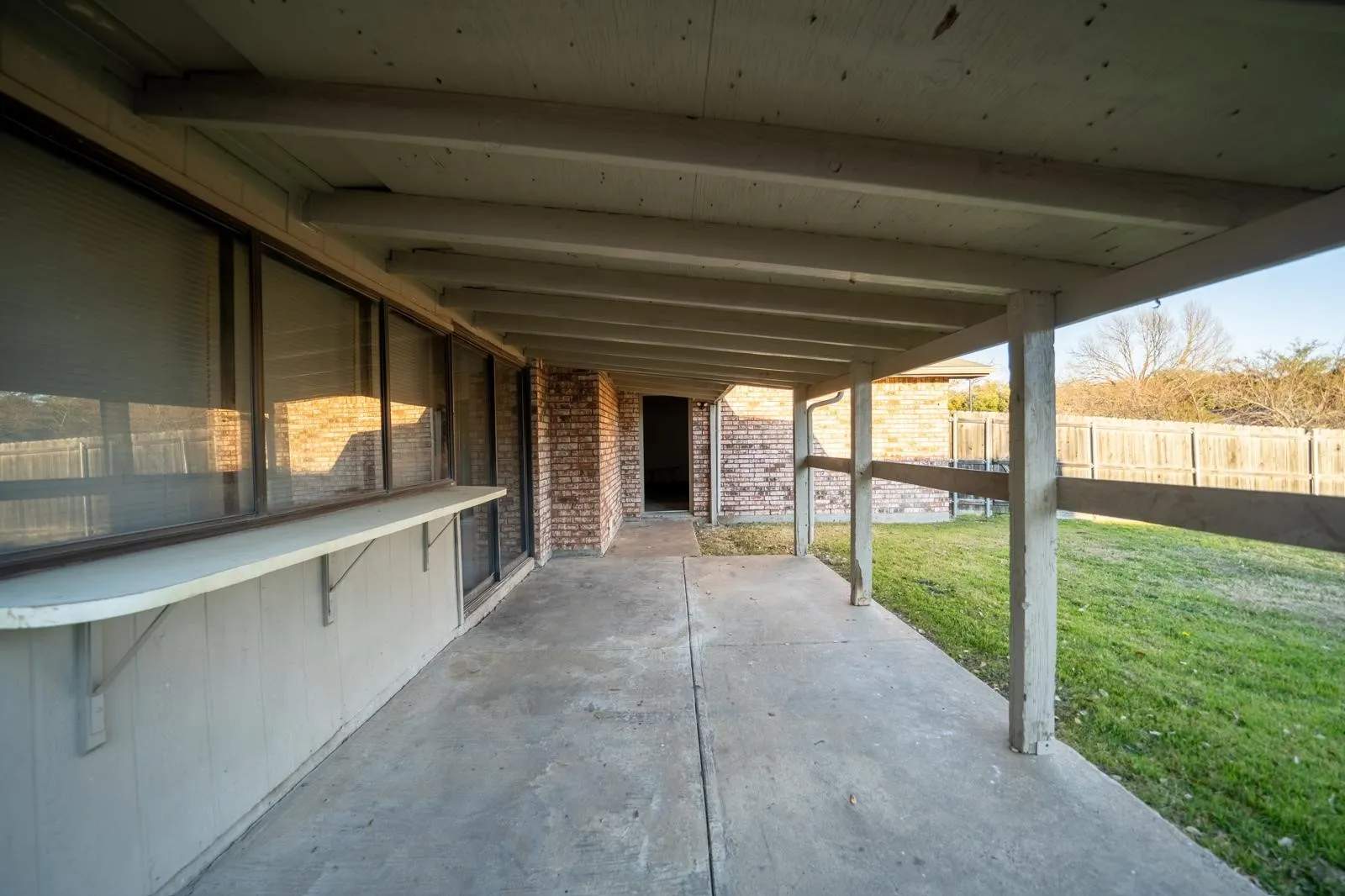 Single Family Residence For Rent in Dallas County , 6218 Fallbrook Drive, Garland, Texas 75043, 3 Bedroom, 2 Bathroom, 2 Garage spaces, 1,965 Sqft, built in 1977, mls#21393250, Real Estate Agent in Garland, Homes For Rent in Dallas county, Homes For Rent in Garland, Realtor in Garland Texas, Real Estate Brokerage Independent Realty Texas, Luminita Cordes Realtor
